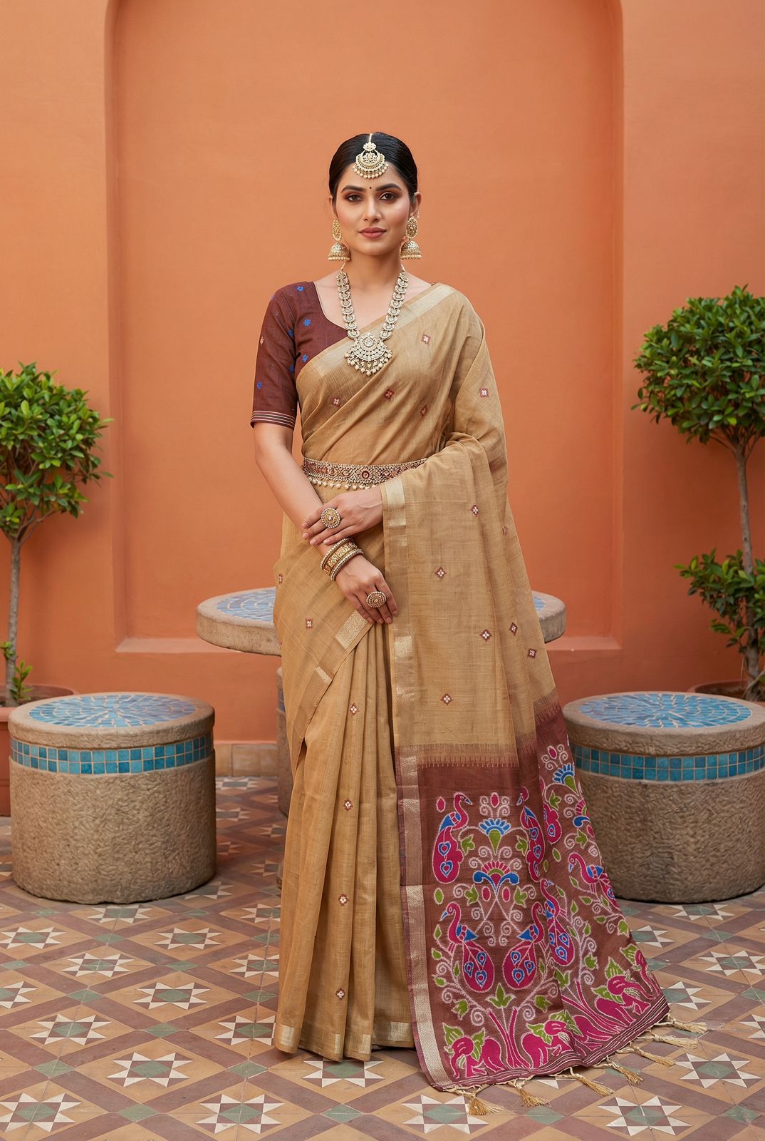 Quintessential Beige Pure Munga Cotton Silk Saree With Snazzy Blouse Piece