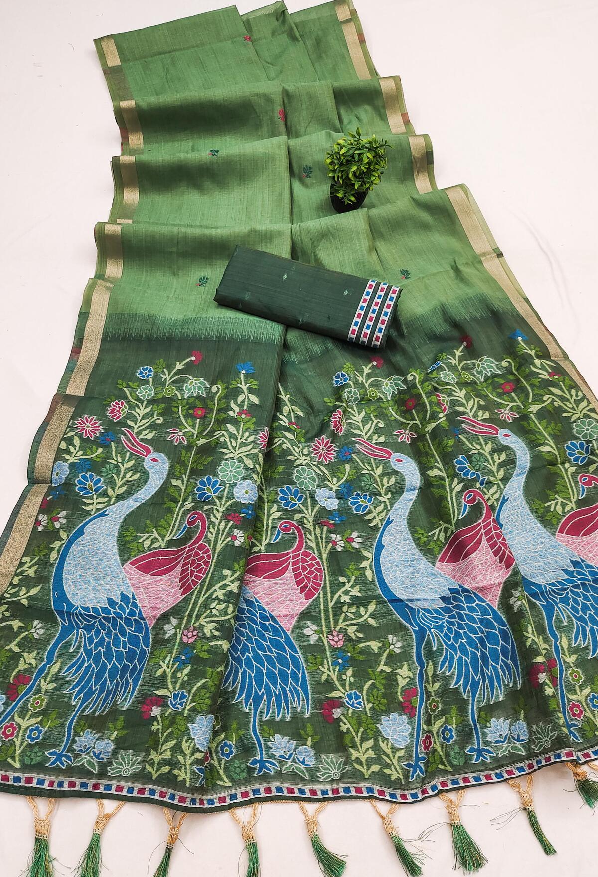 Eclat Green Pure Munga Cotton Silk Saree With Beautiful Blouse Piece