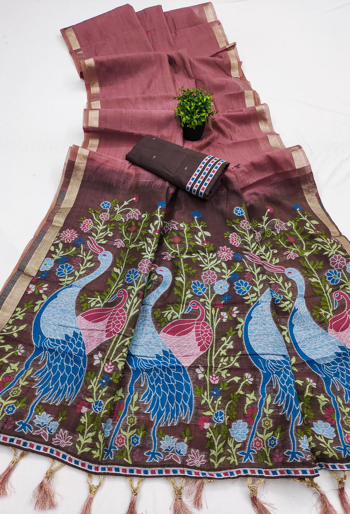 Supernal Pink Pure Munga Cotton Silk Saree With Refreshing Blouse Piece