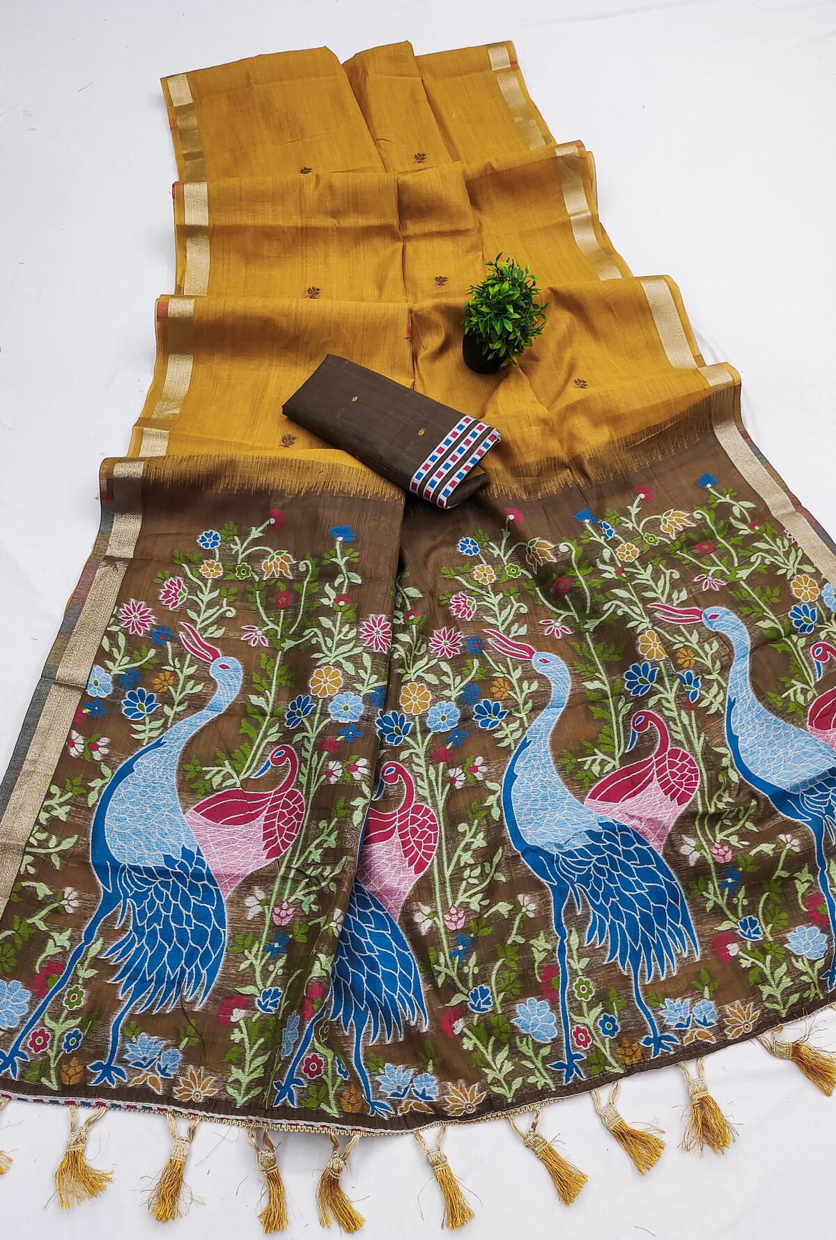 Captivating Yellow Pure Munga Cotton Silk Saree With Bewitching Blouse Piece