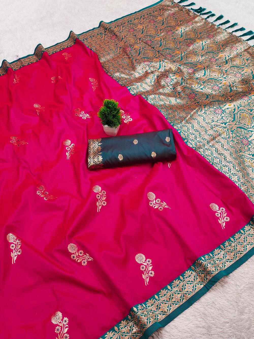 Prettiest Dark Pink Pure Zari Weaving Banarasi Silk Saree With Rhapsodic Blouse Piece