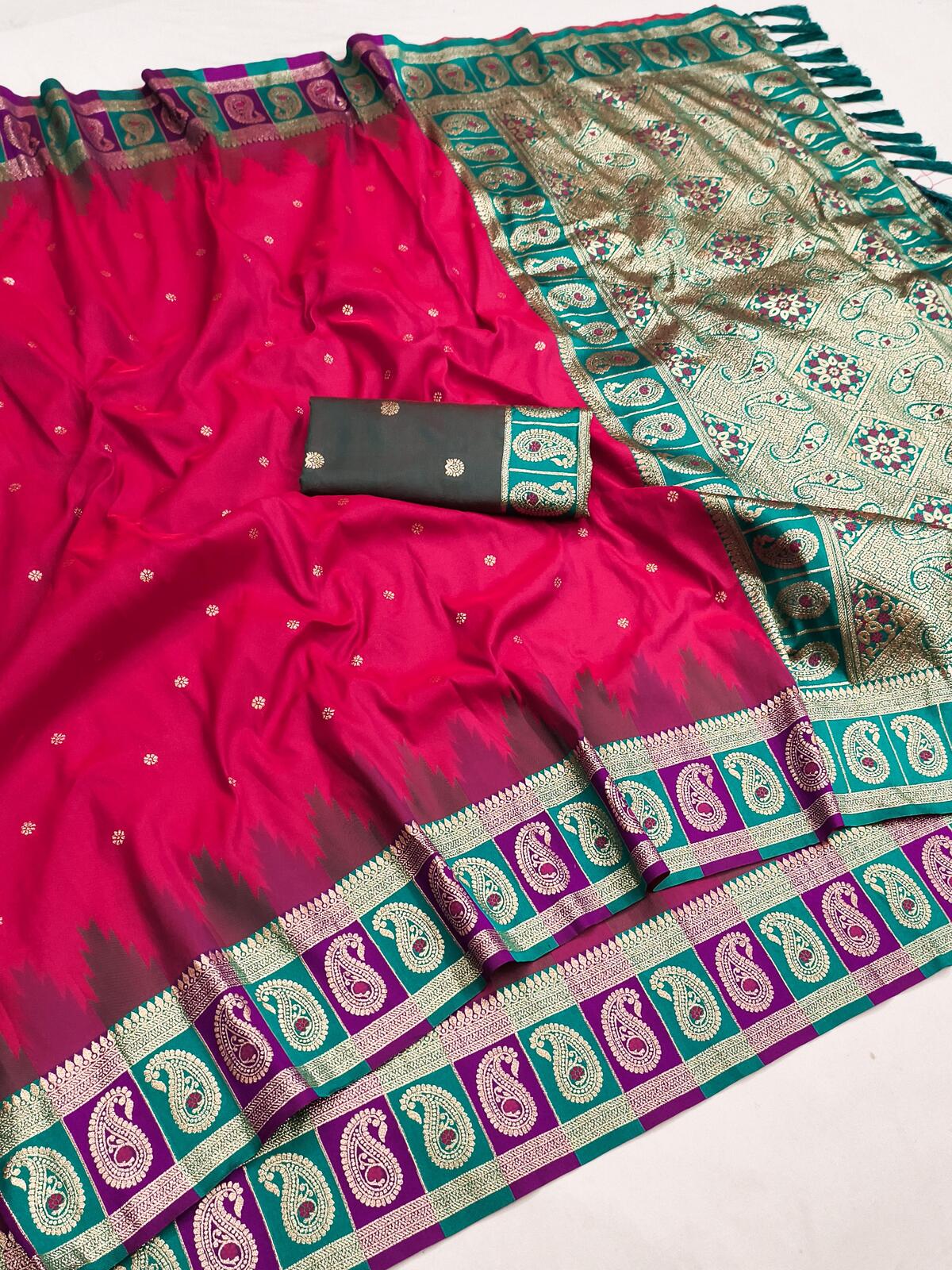 Alluring Dark Pink Pure Zari Weaving Banarasi Silk Saree With Propinquity Blouse Piece
