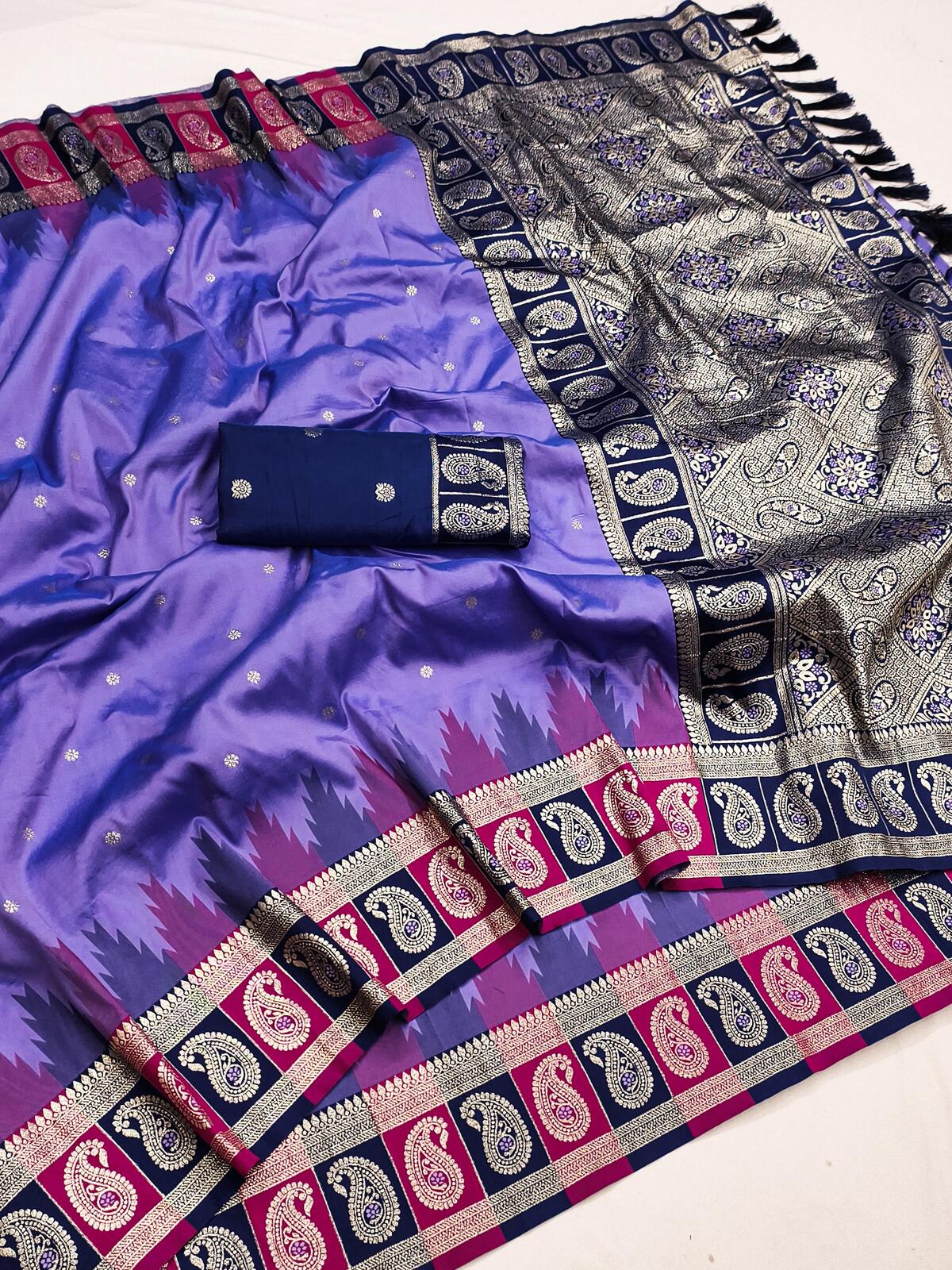 Ideal Lavender Pure Zari Weaving Banarasi Silk Saree With Desuetude Blouse Piece