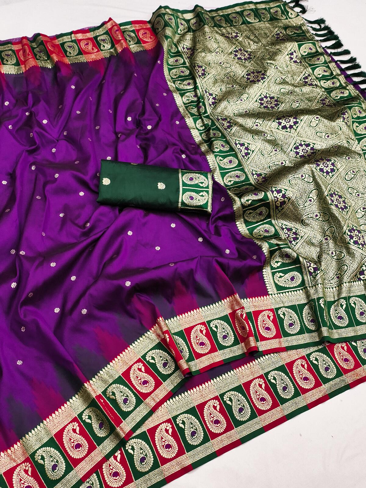 Piquant Purple Pure Zari Weaving Banarasi Silk Saree With Desultory Blouse Piece
