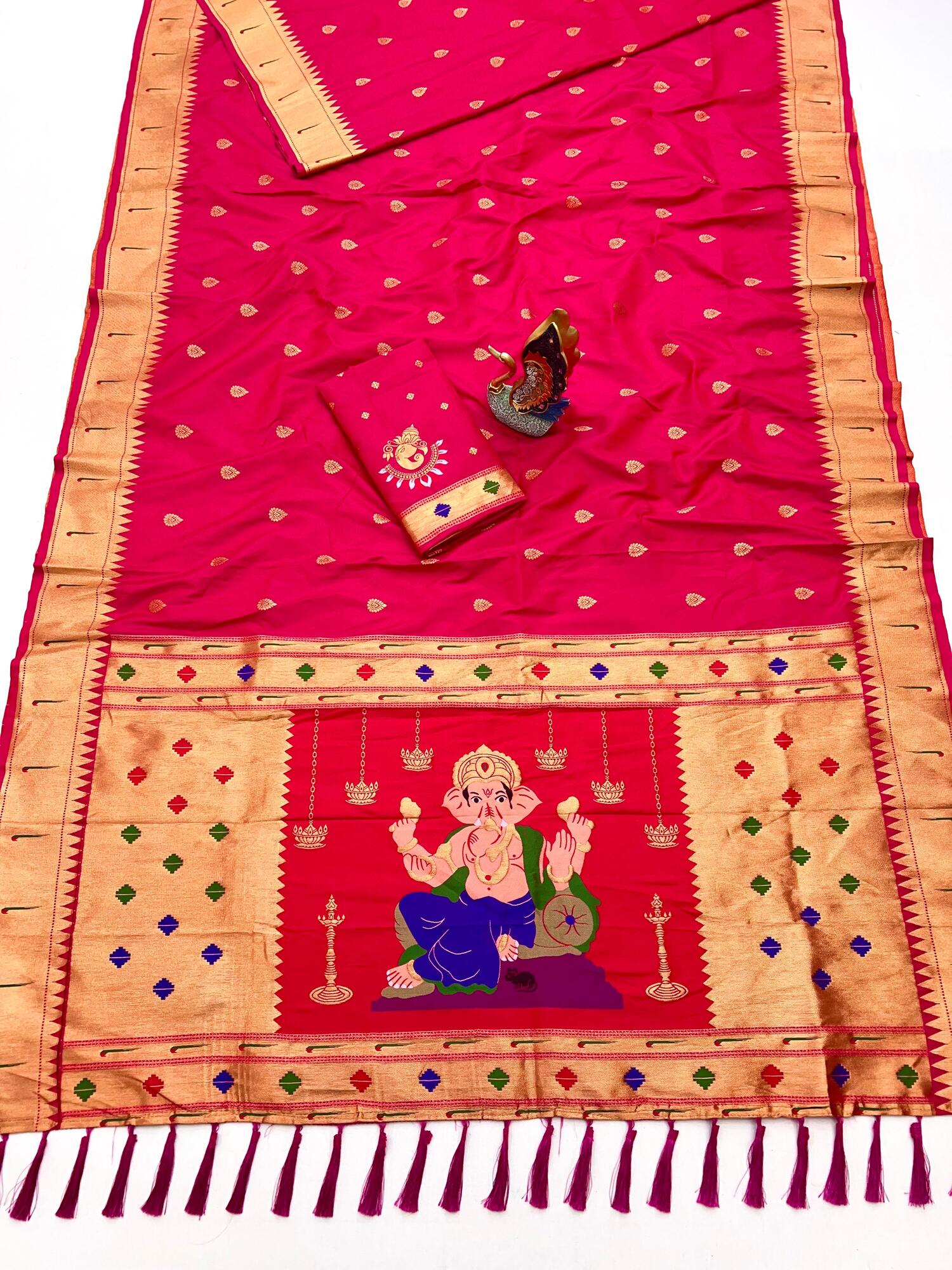 Fragrant Dark Pink Paithani Silk Saree With Pleasurable Blouse Piece