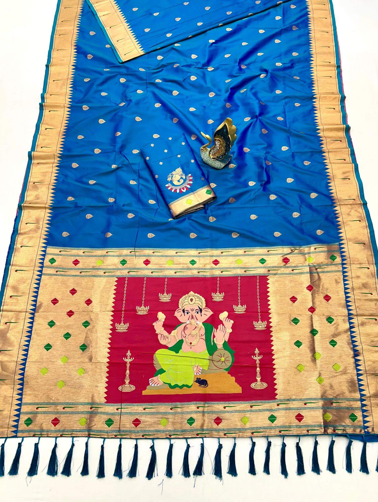 Nemesis Firozi Paithani Silk Saree With Mesmeric Blouse Piece