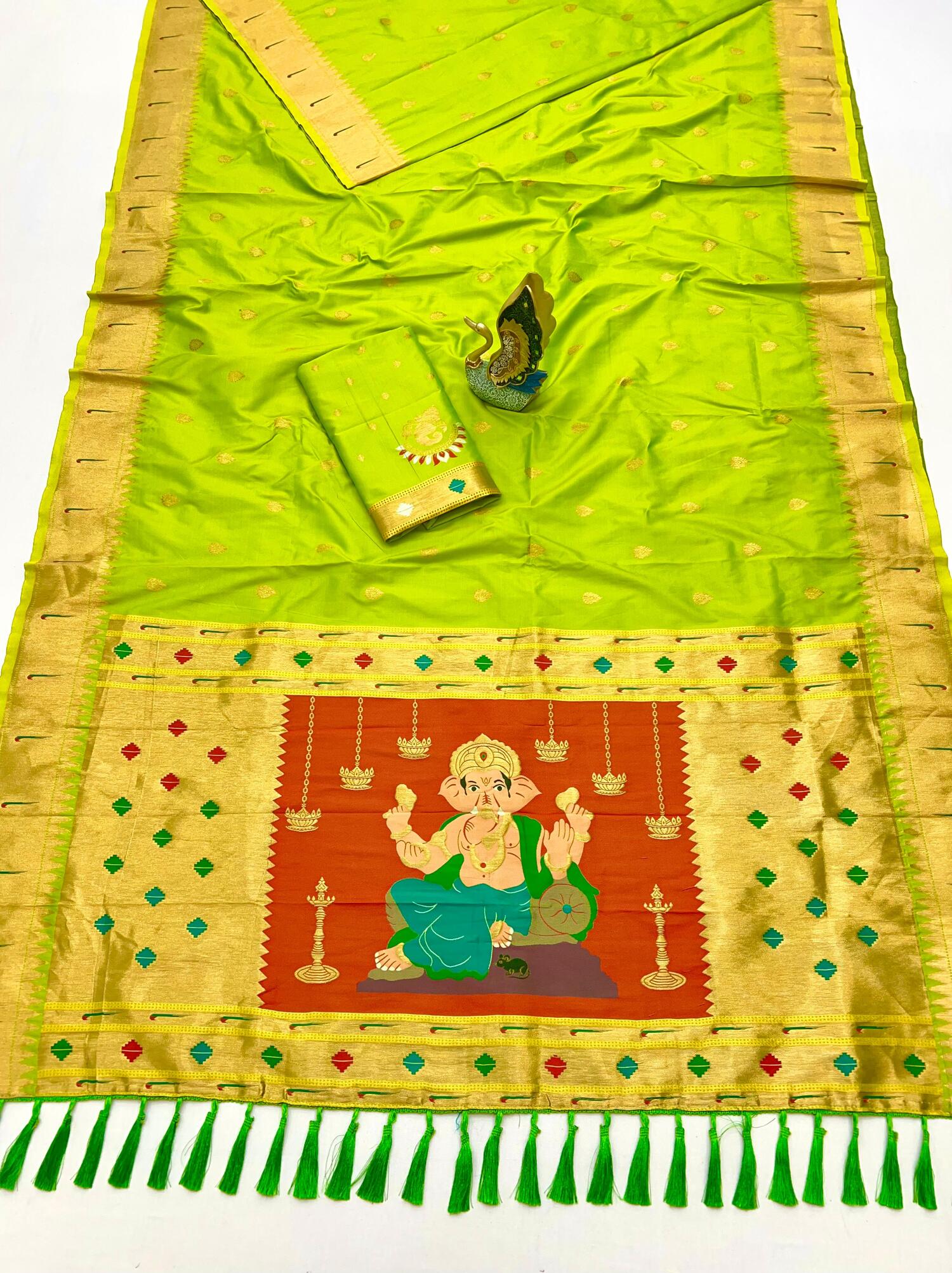 Grandiose Parrot Paithani Silk Saree With Stunner Blouse Piece