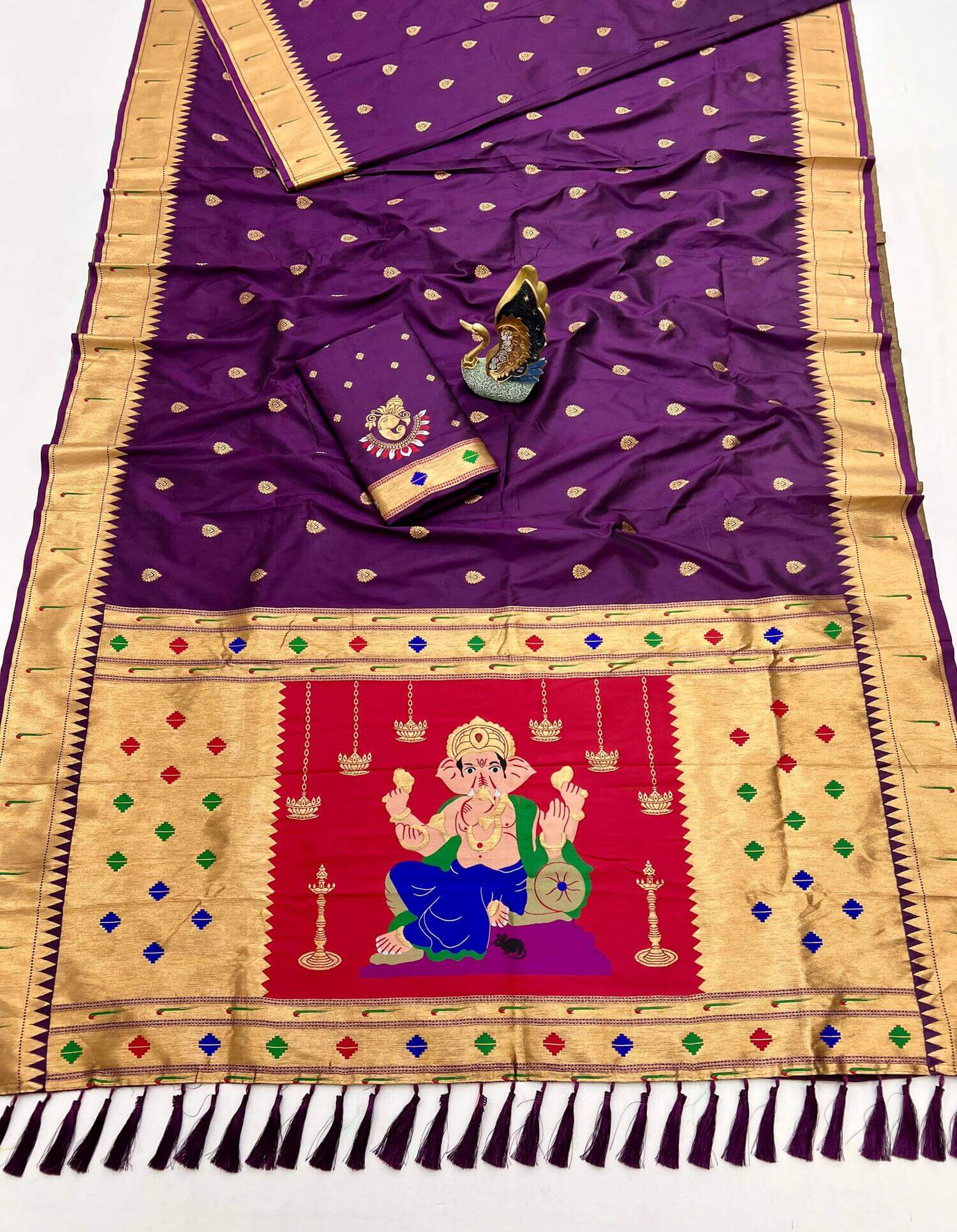 Enchanting Purple Paithani Silk Saree With Felicitous Blouse Piece