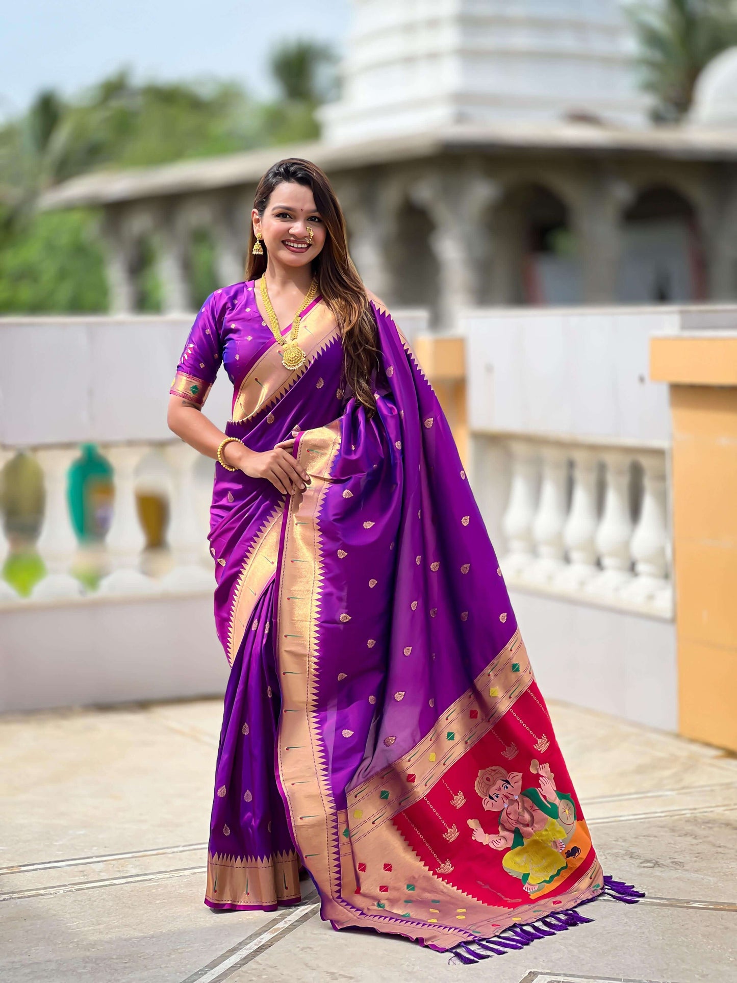 Unequalled Royal Purple Paithani Silk Saree With Conflate Blouse Piece