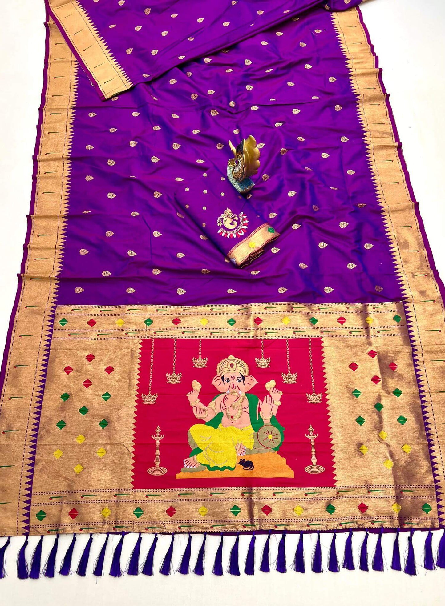 Unequalled Royal Purple Paithani Silk Saree With Conflate Blouse Piece