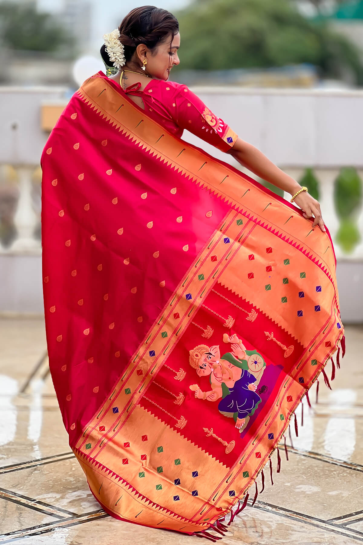 Evanescent Dark Pink Paithani Silk Saree With Woebegone Blouse Piece