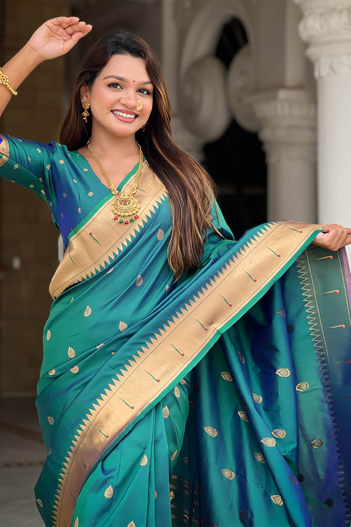 Surreptitious Rama Paithani Silk Saree With Desultory Blouse Piece