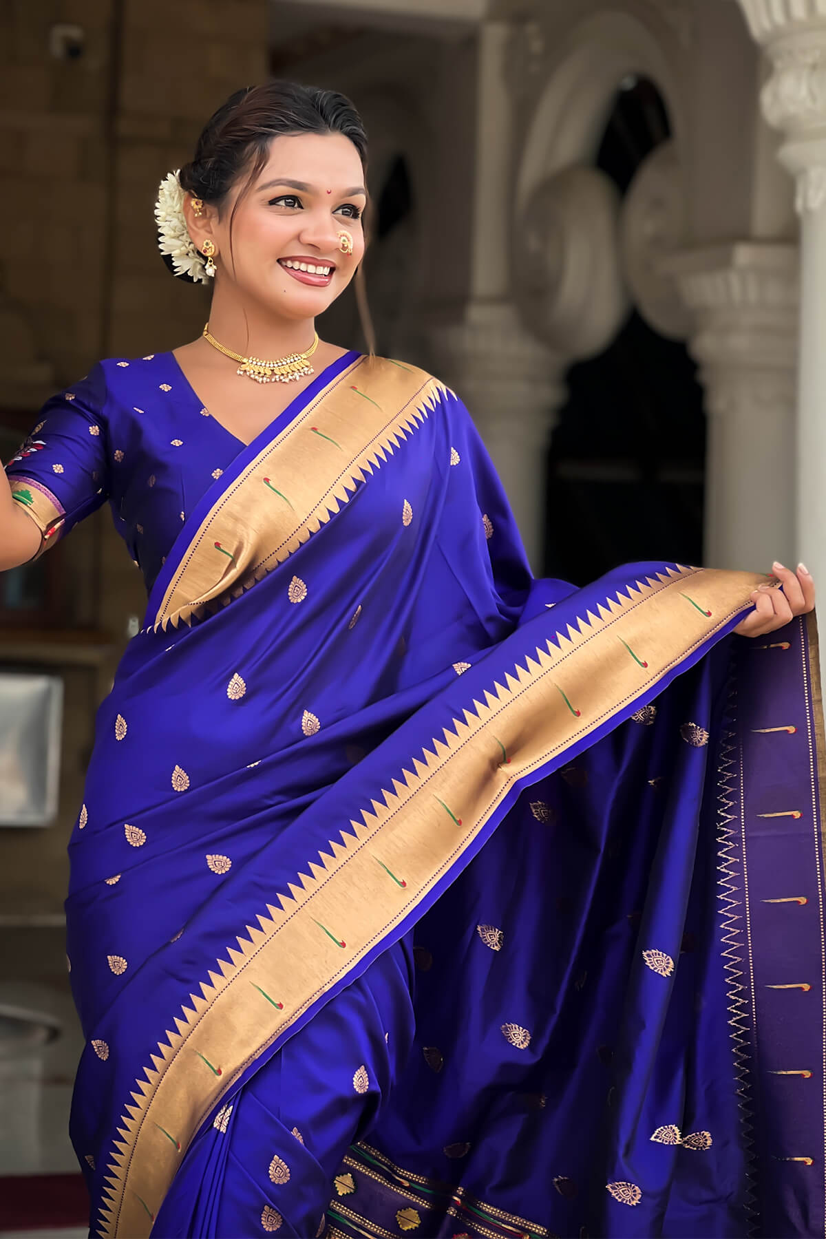 Energetic Royal Blue Paithani Silk Saree With Hypnotic Blouse Piece