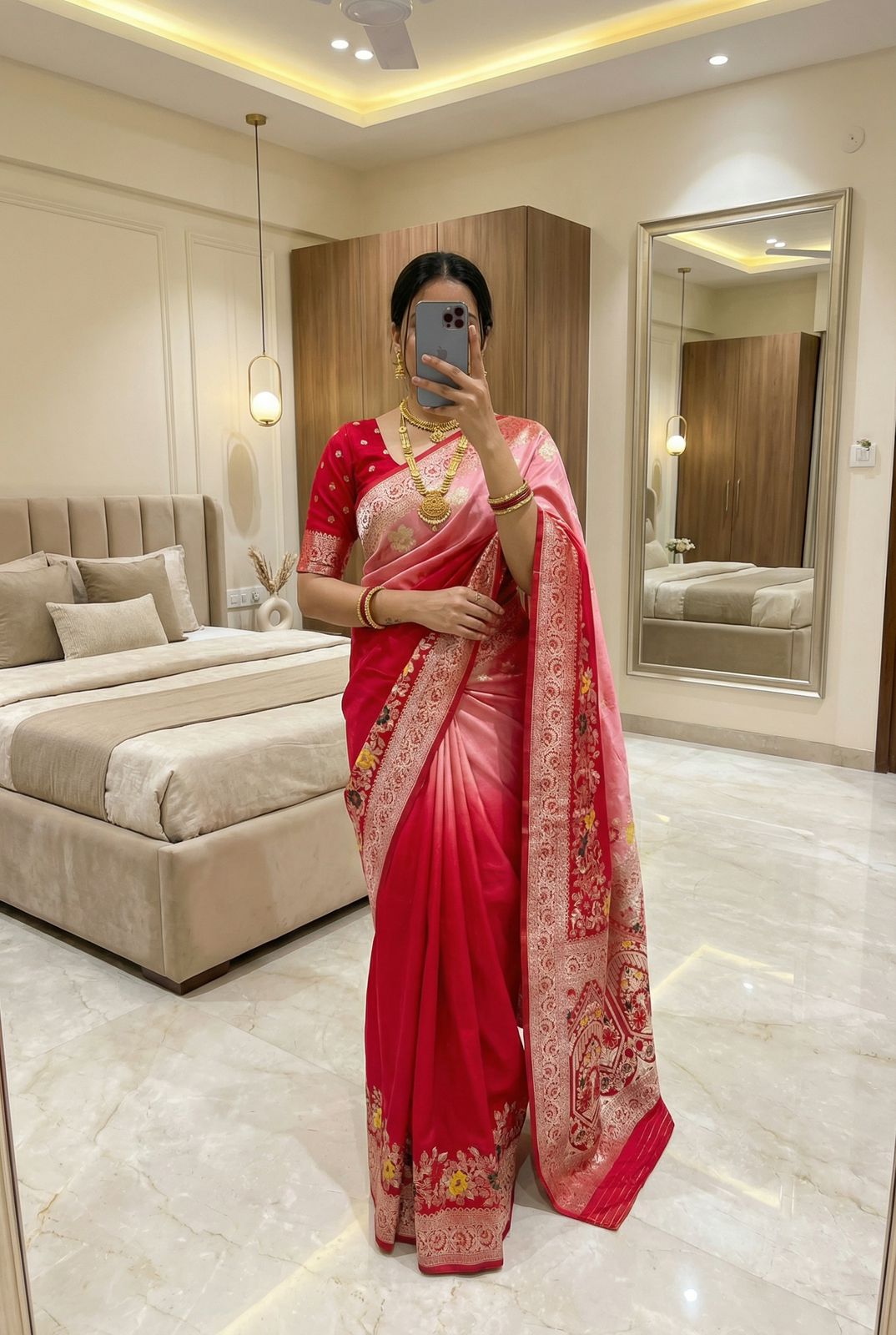 Charming Red Viscose Dola Silk Saree With Opulent Blouse Piece