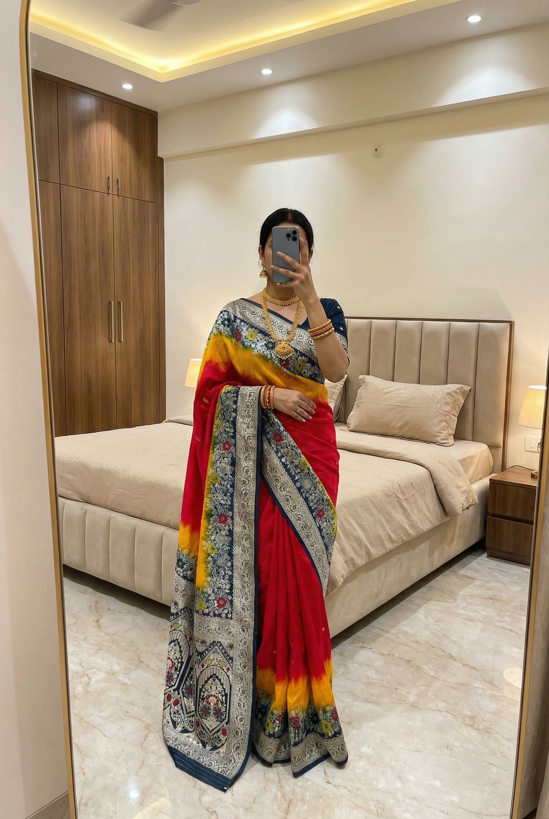 Exuberant Red Banarasi Dola Silk Saree With Enamoring Blouse Piece