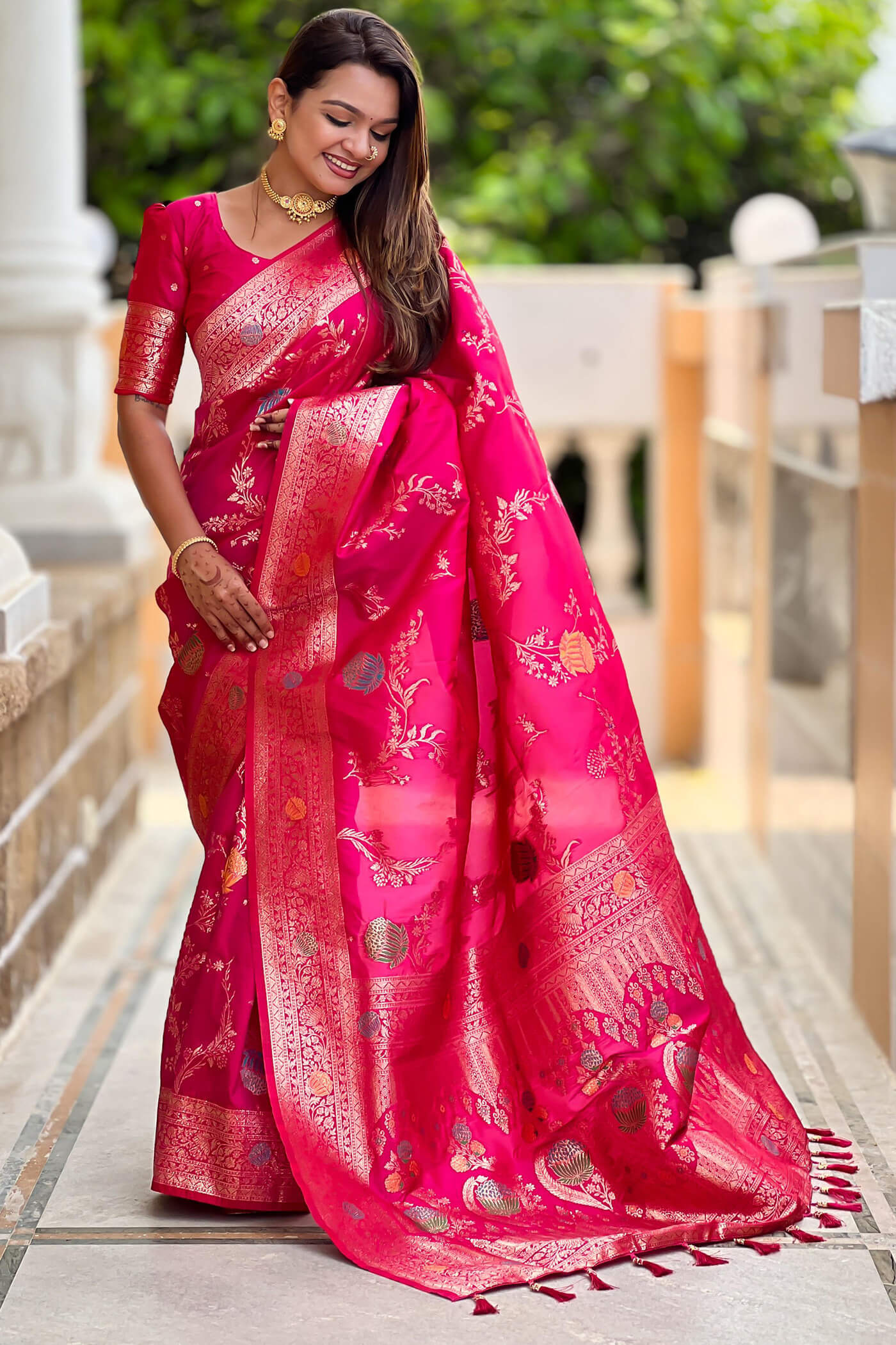 Skinny Dark Pink Pure Zari Weaving Banarasi Silk Saree With Seraglio Blouse Piece