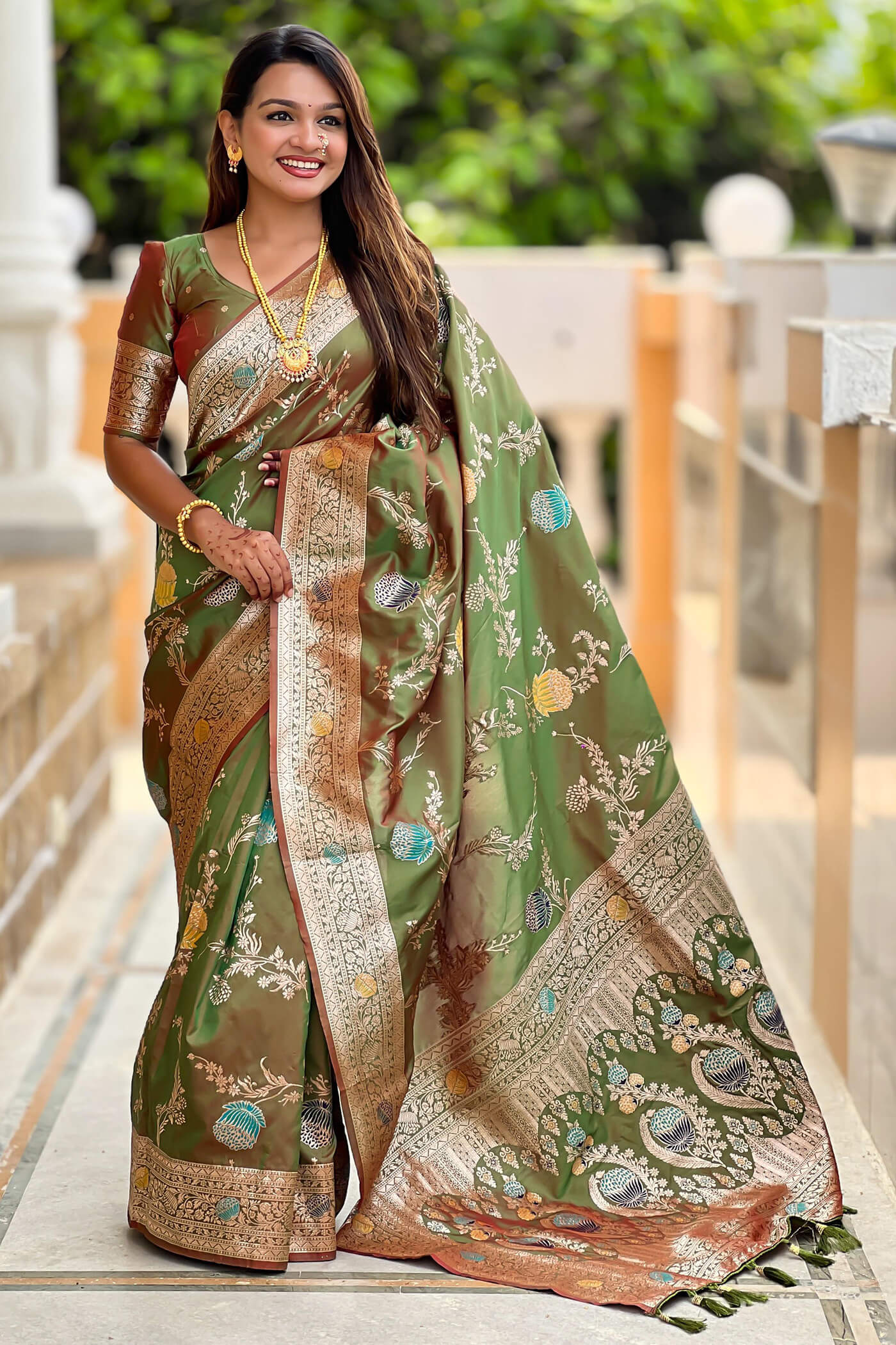 Amiable Mehndi Pure Zari Weaving Banarasi Silk Saree With Twirling Blouse Piece