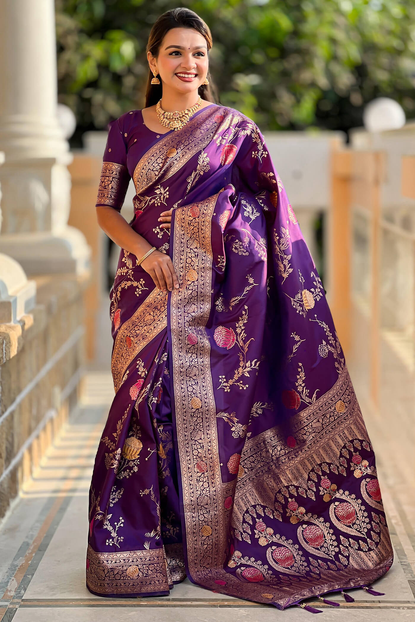 Murmurous Wine Pure Zari Weaving Banarasi Silk Saree With Sophisticated Blouse Piece