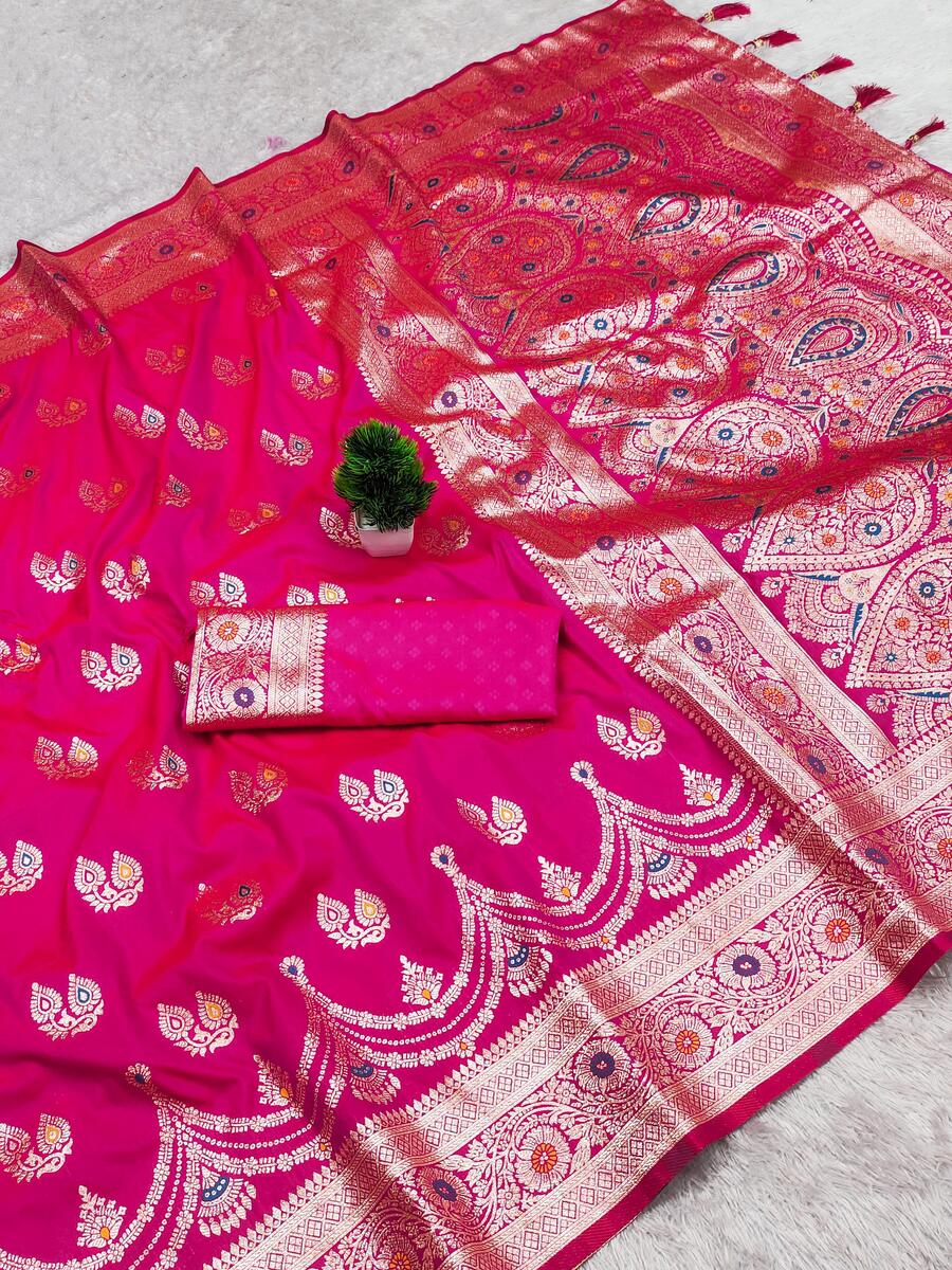 Divine Dark Pink Soft Banarasi Silk Saree With Inspiring Blouse Piece