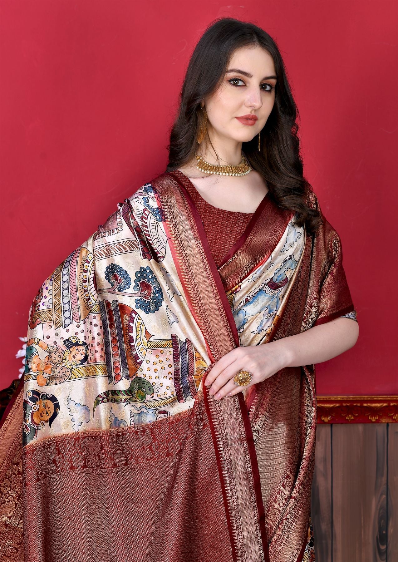 Flattering Off White Kalamkari Printed Saree With Mesmerising Blouse Piece