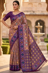 Inimitable Pink Patola Silk Saree with Delectable Blouse Piece