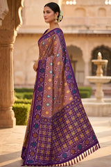 Inimitable Pink Patola Silk Saree with Delectable Blouse Piece