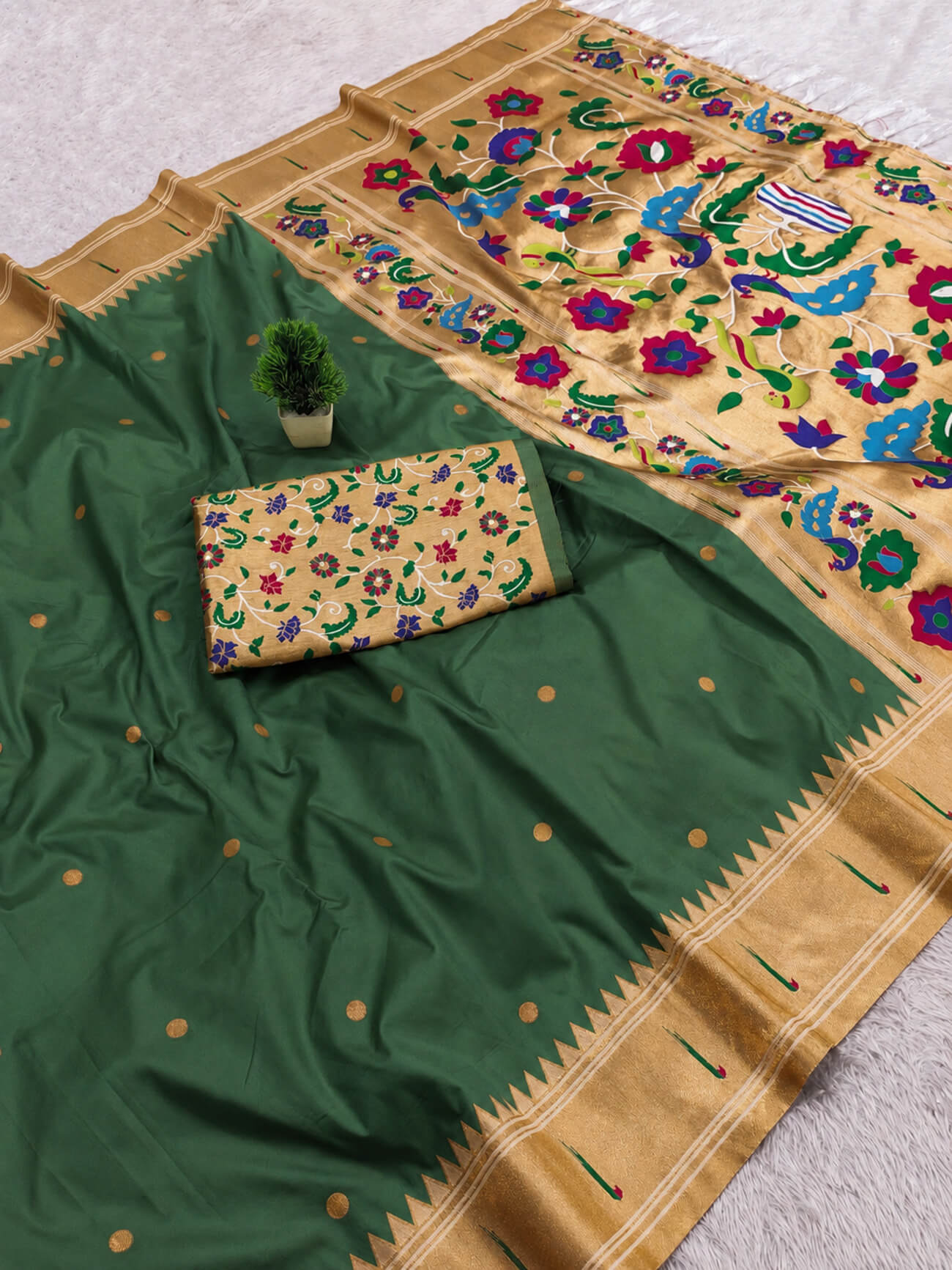Fairytale Dark Green Paithani Silk Saree With Quixotic Blouse Piece