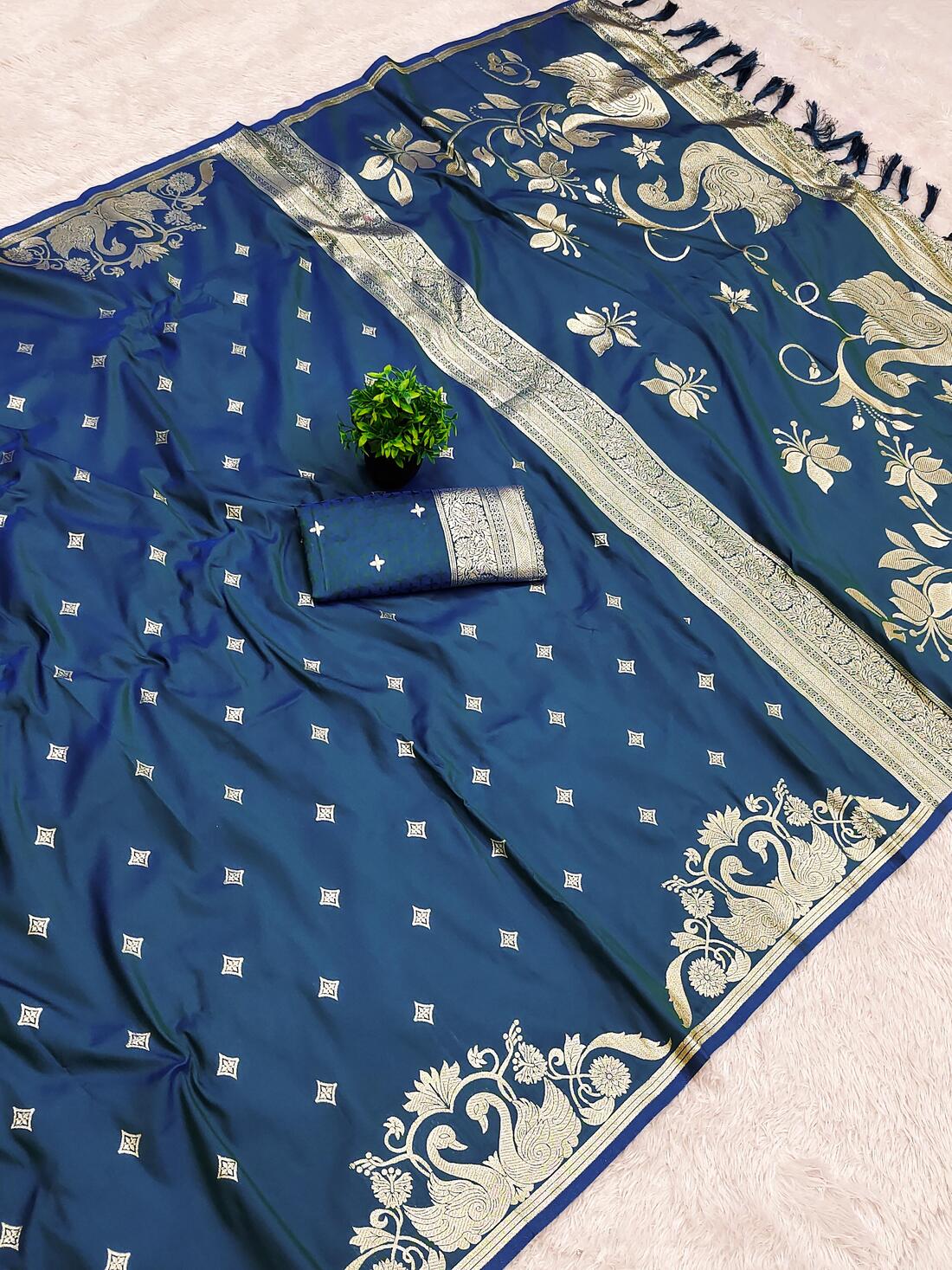 Phenomenal Blue Pure Zari Weaving Banarasi Silk Saree With Glowing Blouse Piece