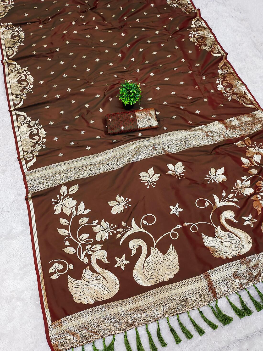 Embellished Brown Pure Zari Weaving Banarasi Silk Saree With Supernal Blouse Piece