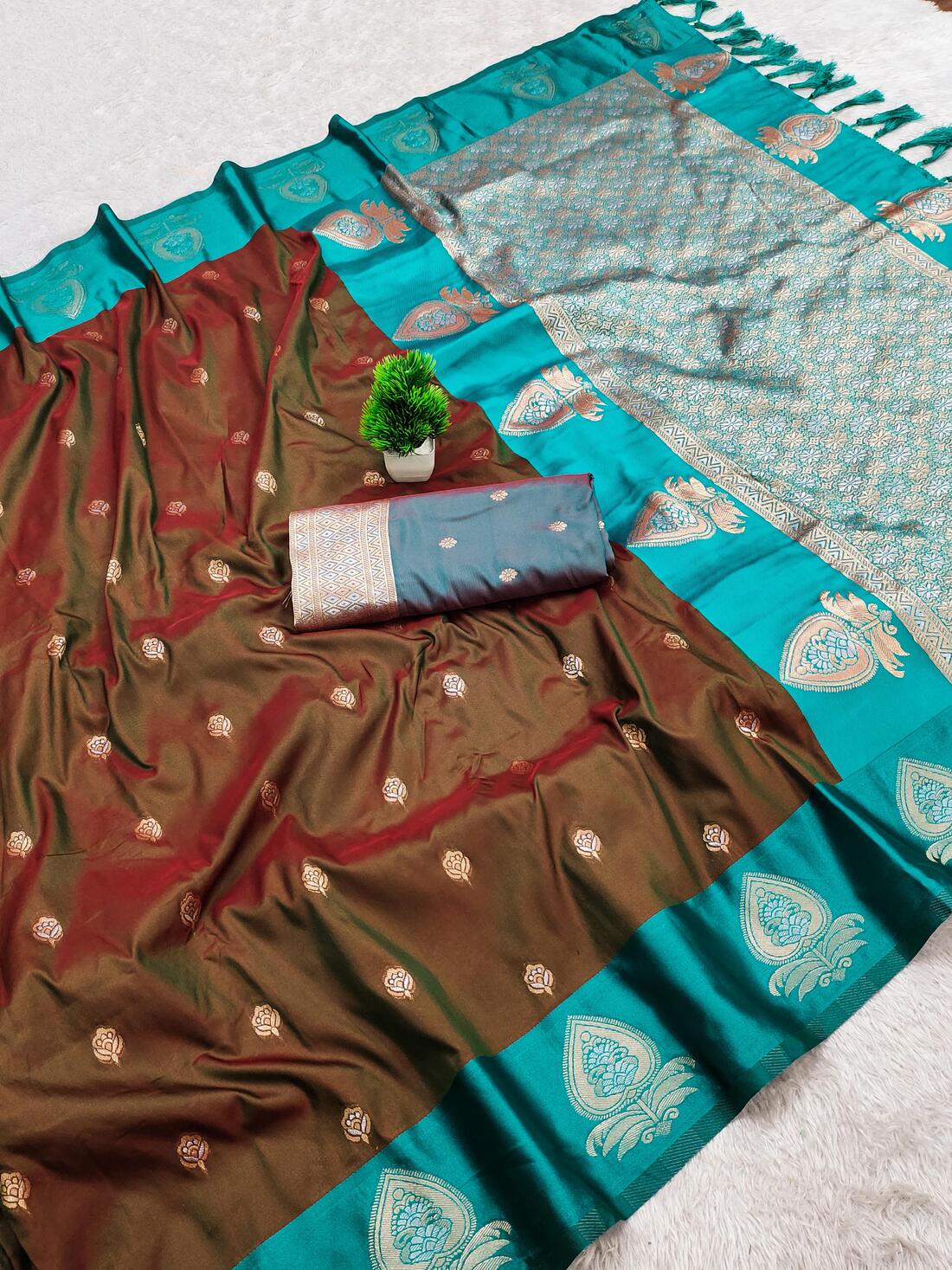 Scintillating Brown Pure Zari Weaving Banarasi Silk Saree With Magnificat Blouse Piece