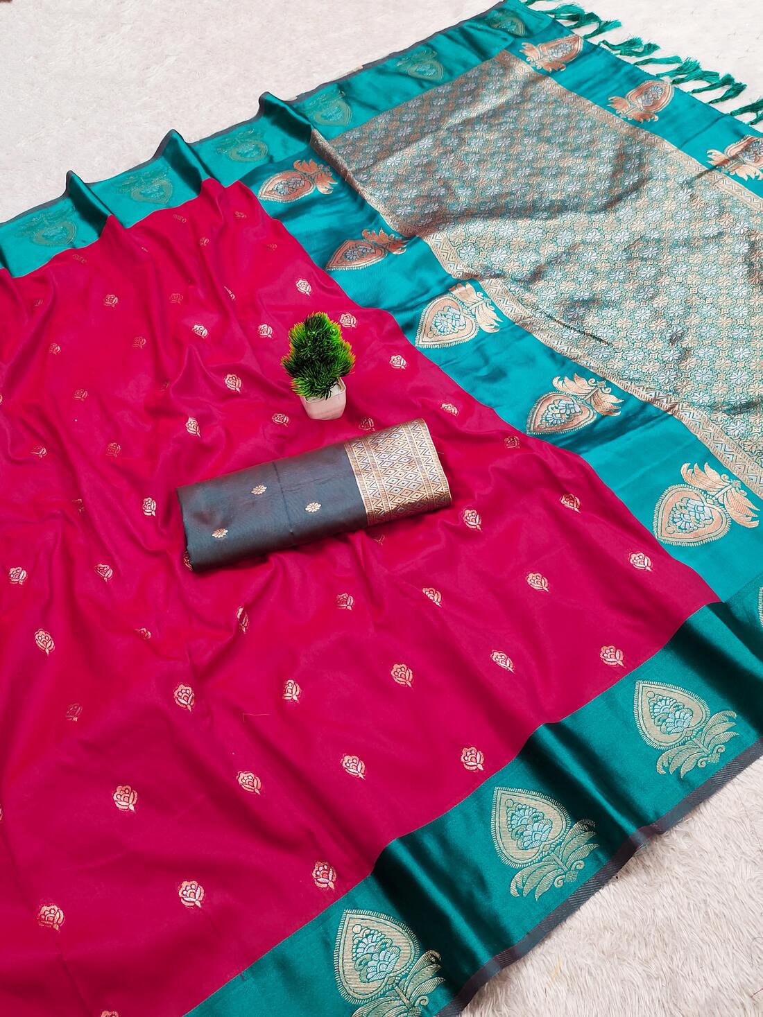 Precious Dark Pink Pure Zari Weaving Banarasi Silk Saree With Vestigial Blouse Piece