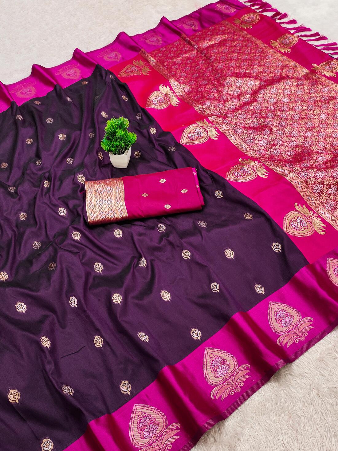 Refreshing Wine Pure Zari Weaving Banarasi Silk Saree With Eloquence Blouse Piece