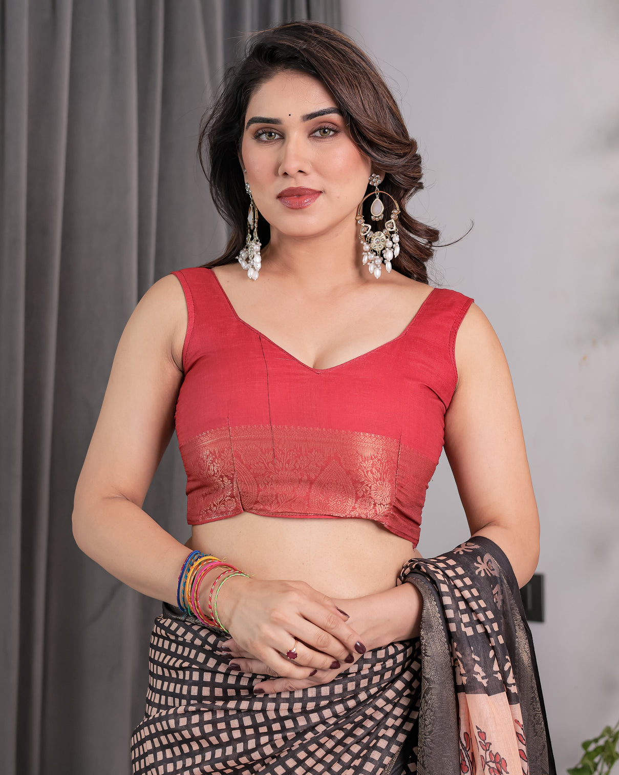 Elegant beige handloom saree with maroon leaf butta black zari woven pallu festive drape 5 5m saree 0 8m blouse