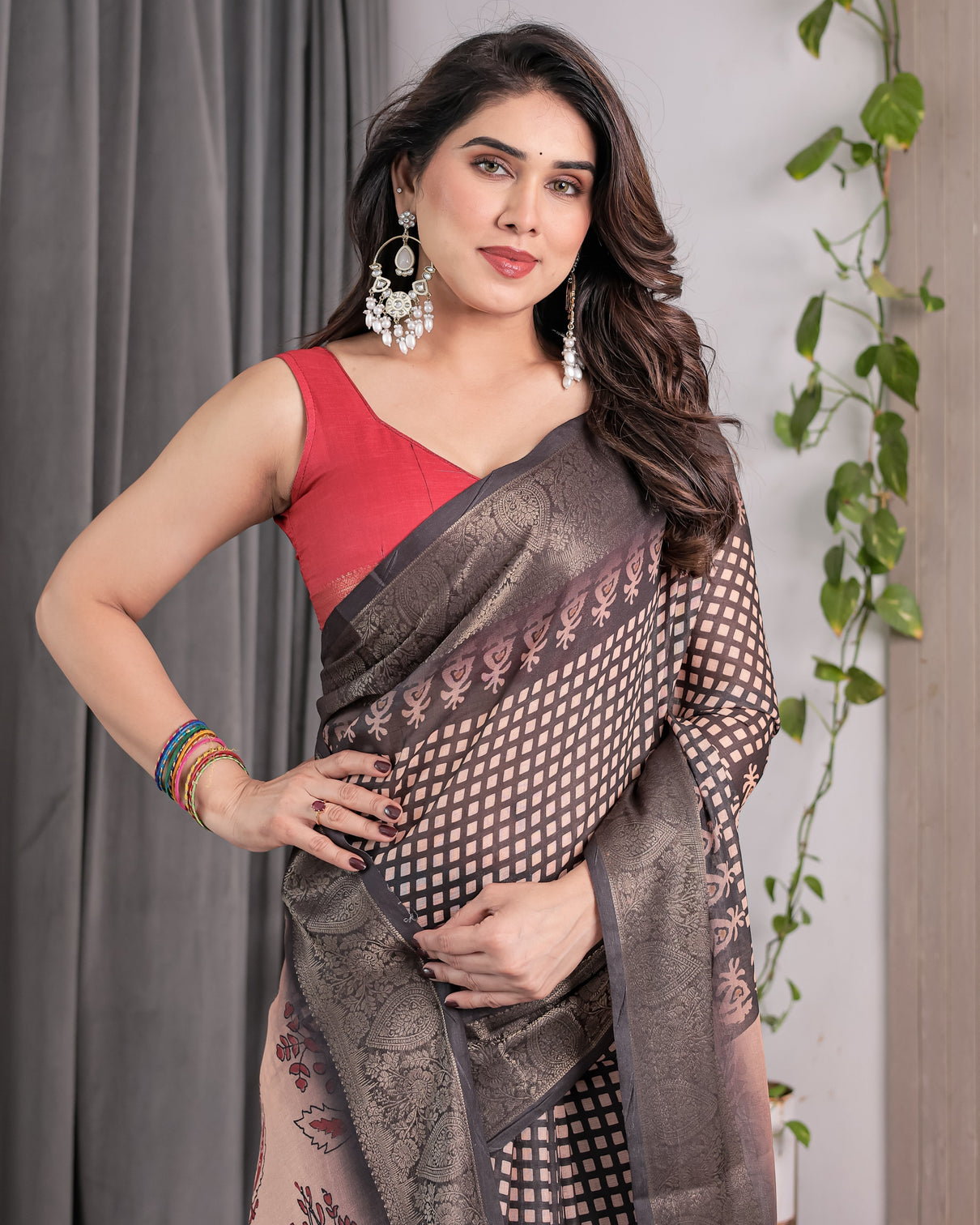Elegant beige handloom saree with maroon leaf butta black zari woven pallu festive drape 5 5m saree 0 8m blouse
