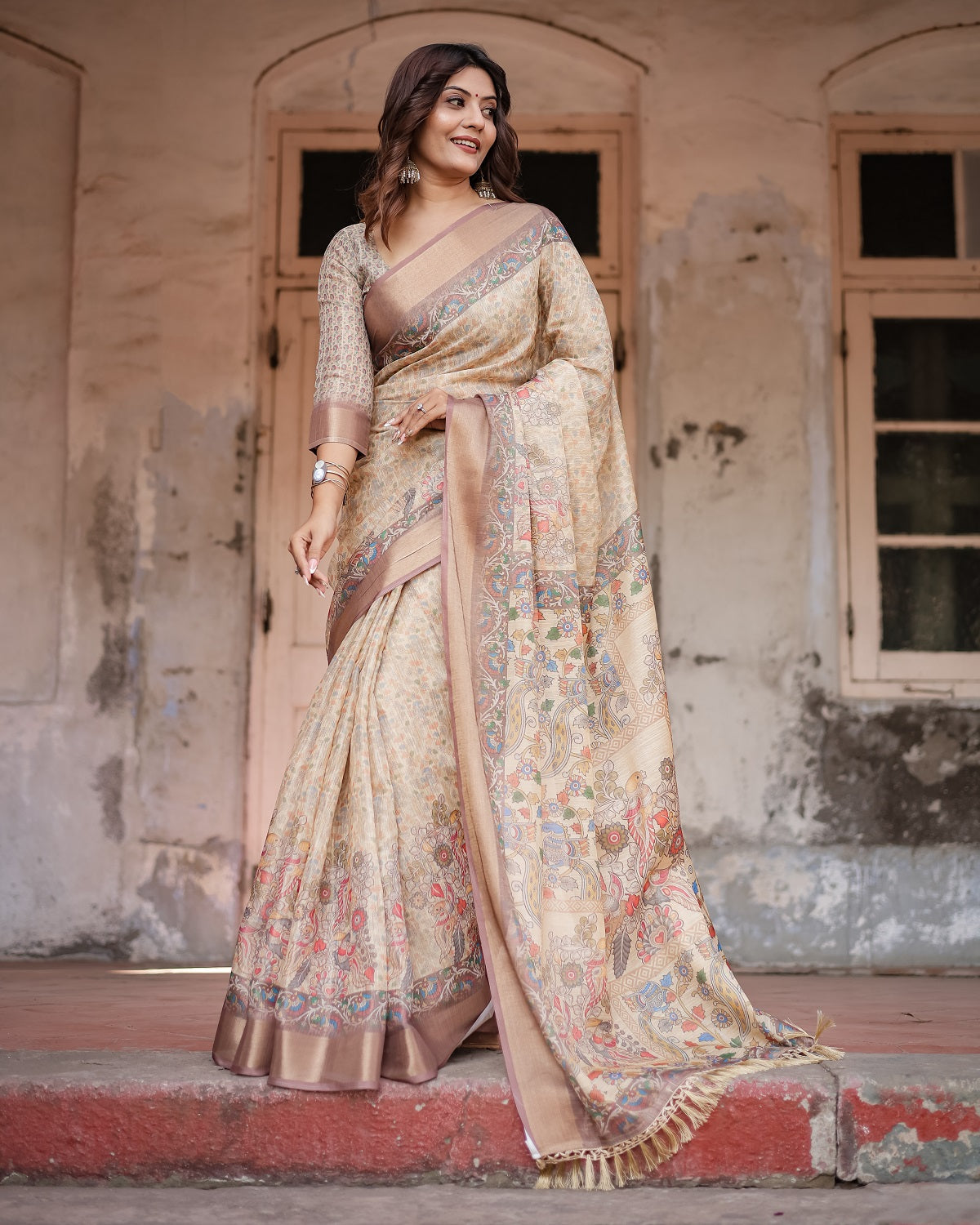 Printed Off White Linen Saree for Women with Multicolor Pallu and Ethnic Border – Lightweight Casual Wear