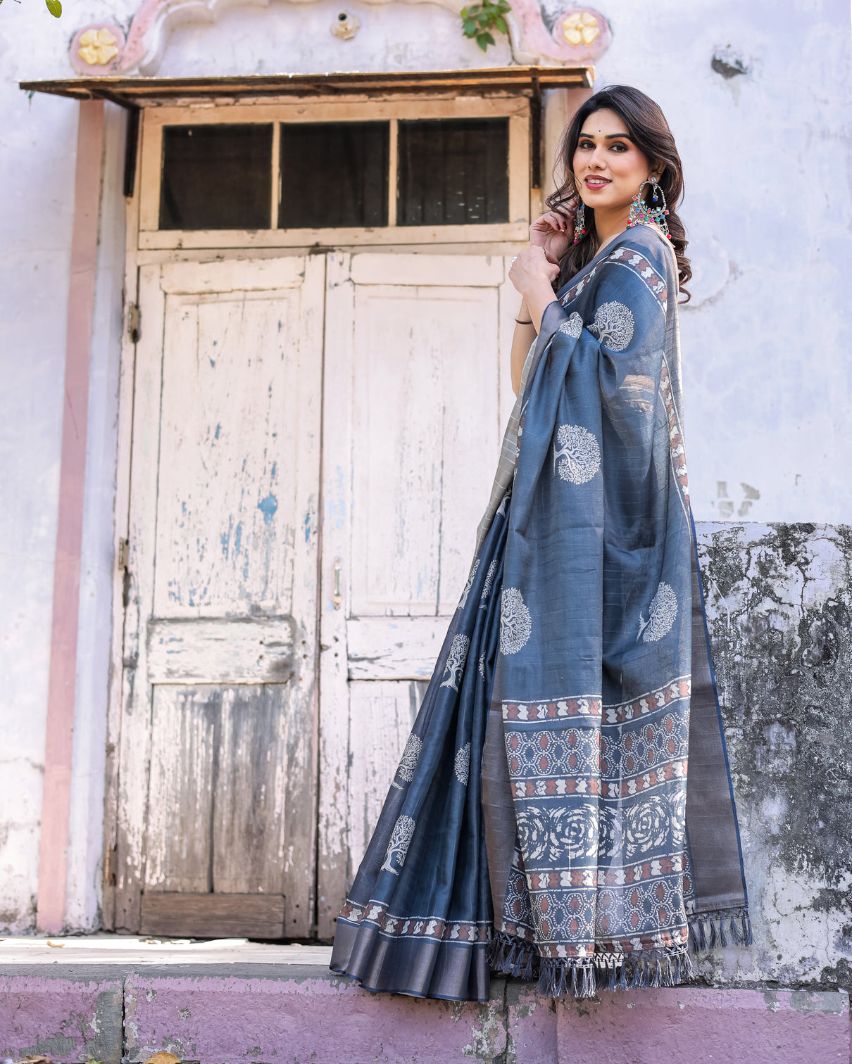 Elegant multicolor linen saree with traditional patterns lightweight festive wear
