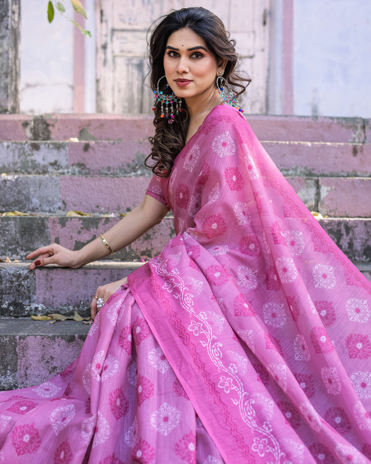 Elegant multicolor linen saree with traditional patterns lightweight festive wear