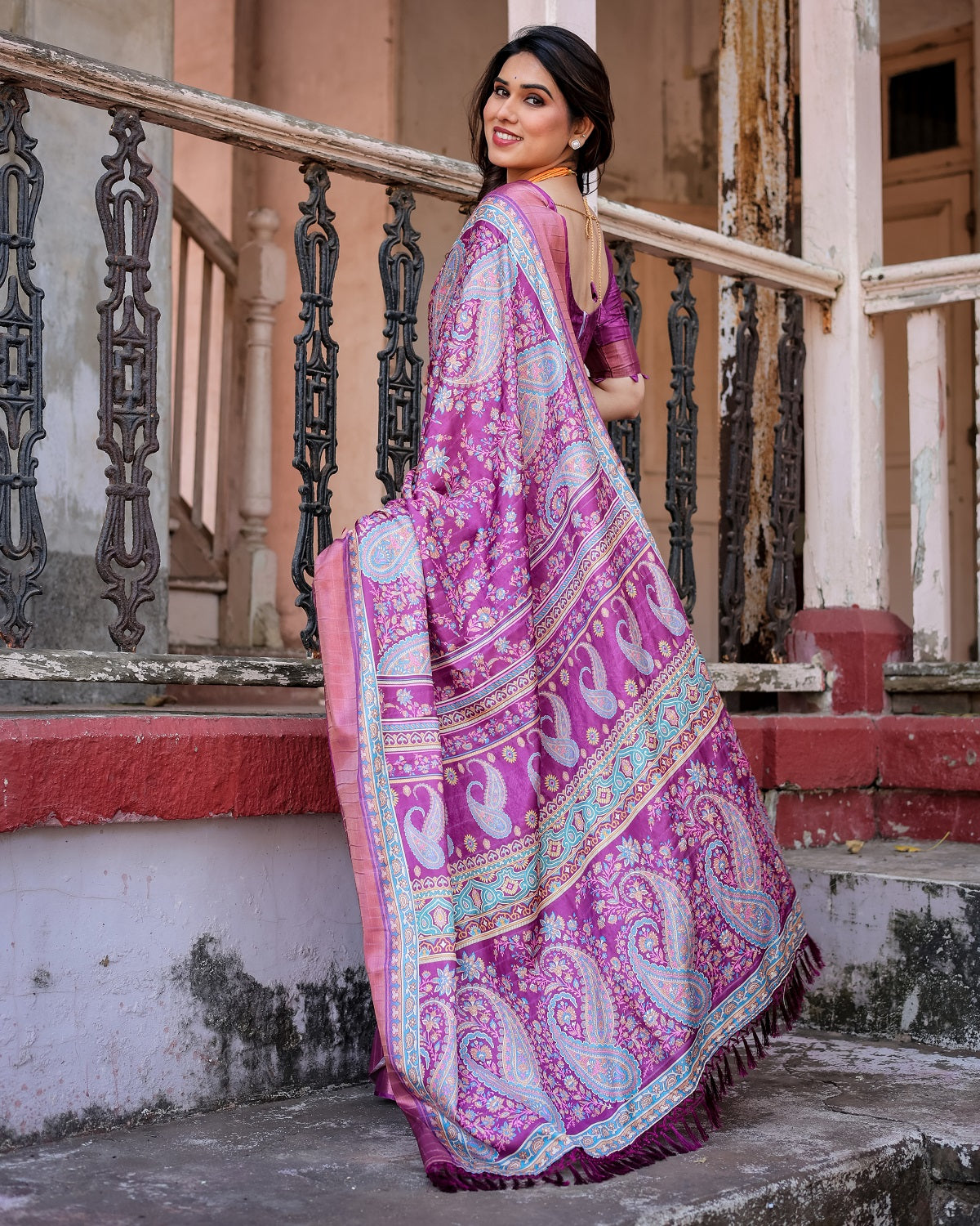 Printed Multicolor Linen Saree for Women with Multicolor Pallu and Ethnic Border – Lightweight Casual Wear