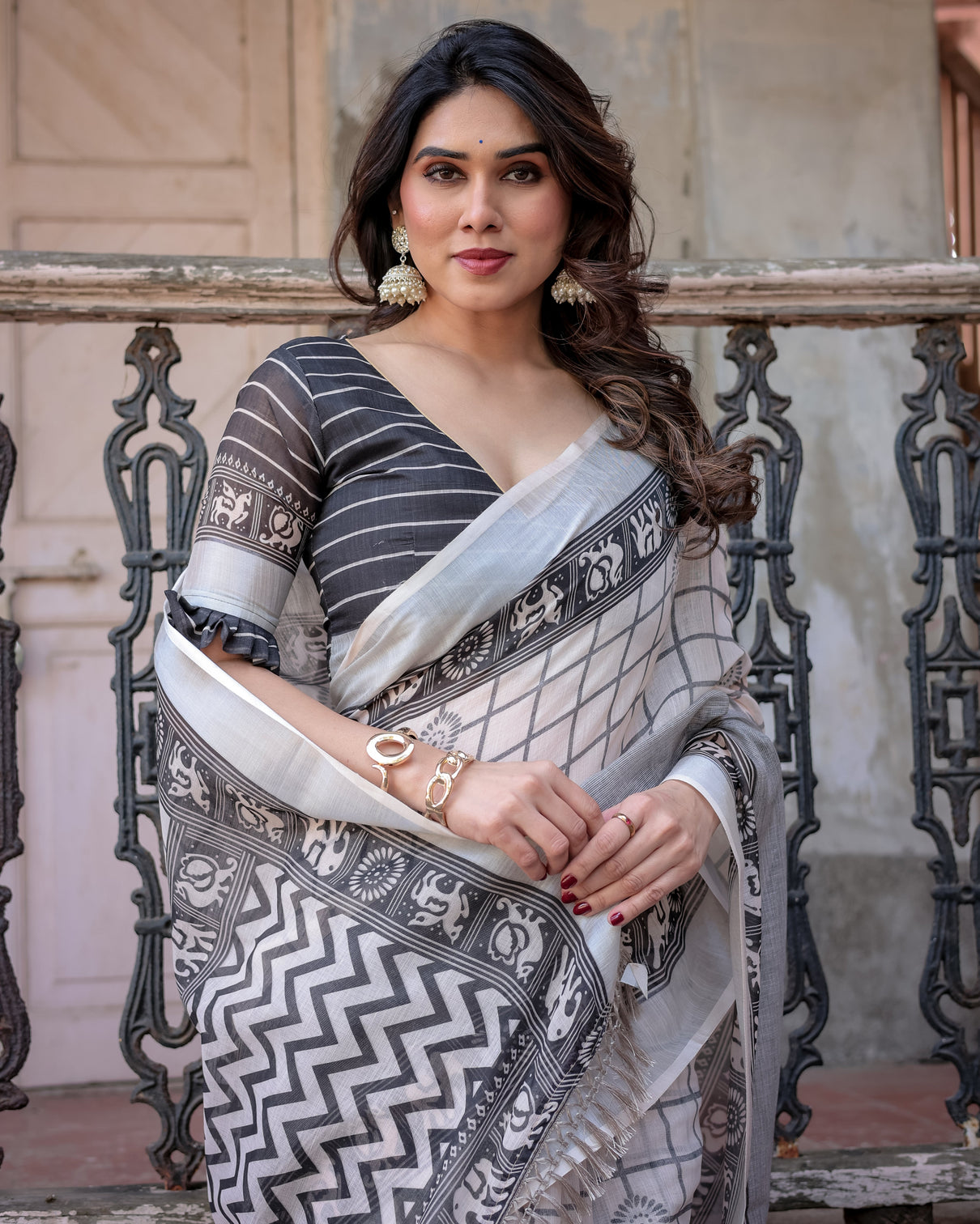 Elegant multicolor linen saree with traditional patterns lightweight festive wear