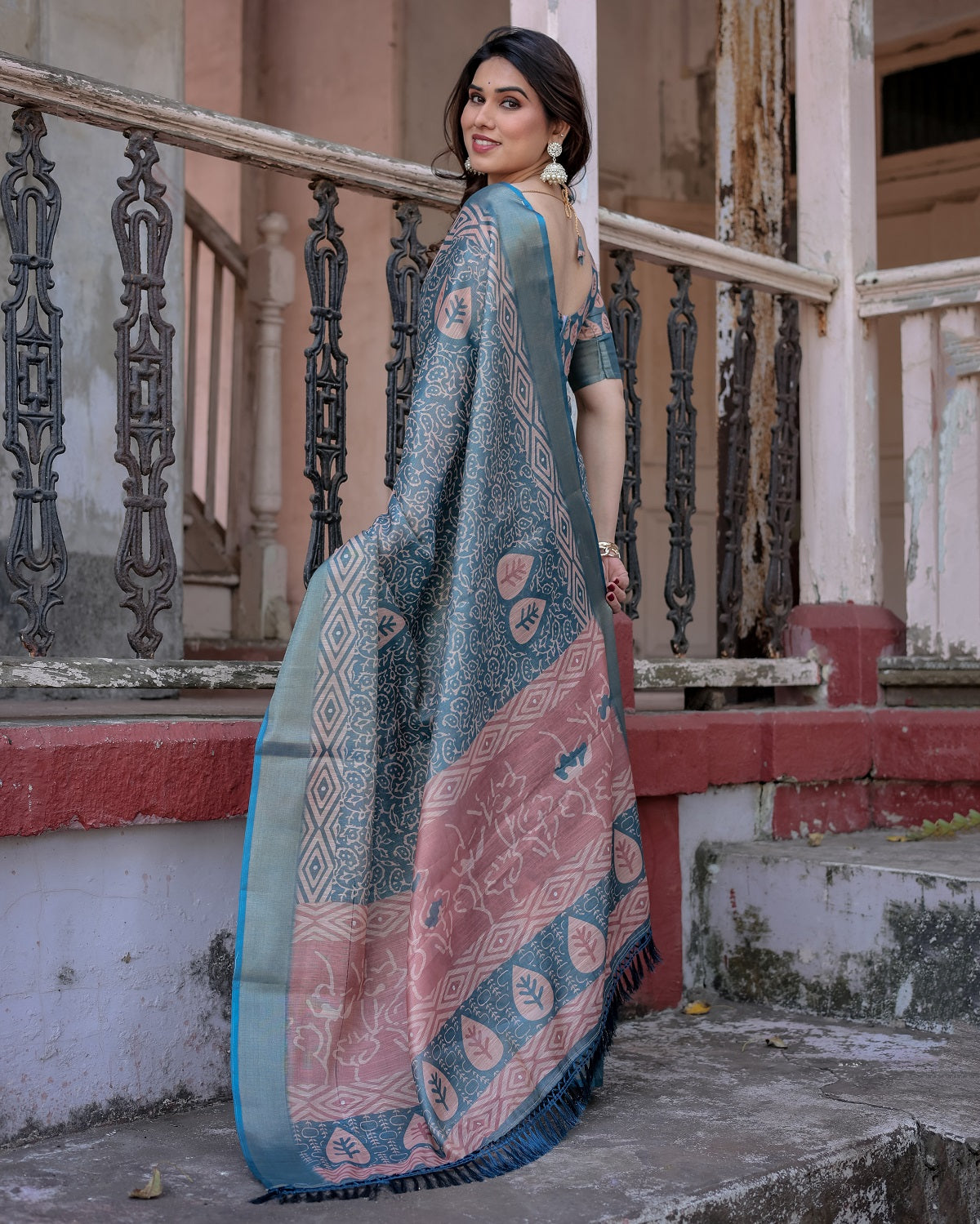 Printed Teal Linen Saree for Women with Multicolor Pallu and Ethnic Border – Lightweight Casual Wear