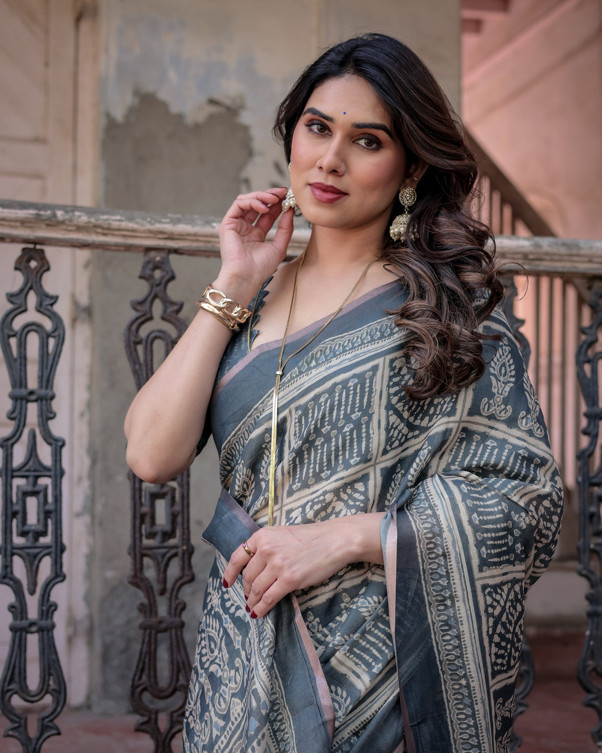 Elegant multicolor linen saree with traditional patterns lightweight festive wear