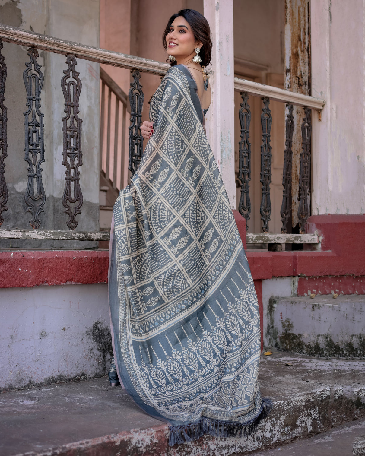 Elegant multicolor linen saree with traditional patterns lightweight festive wear