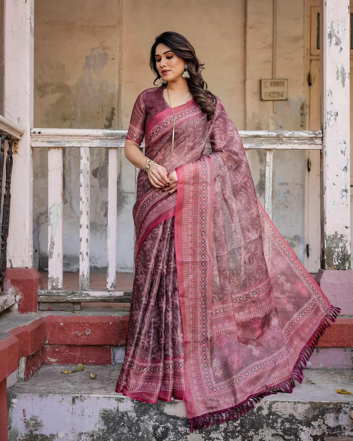 Printed Onion Linen Saree for Women with Multicolor Pallu and Ethnic Border – Lightweight Casual Wear