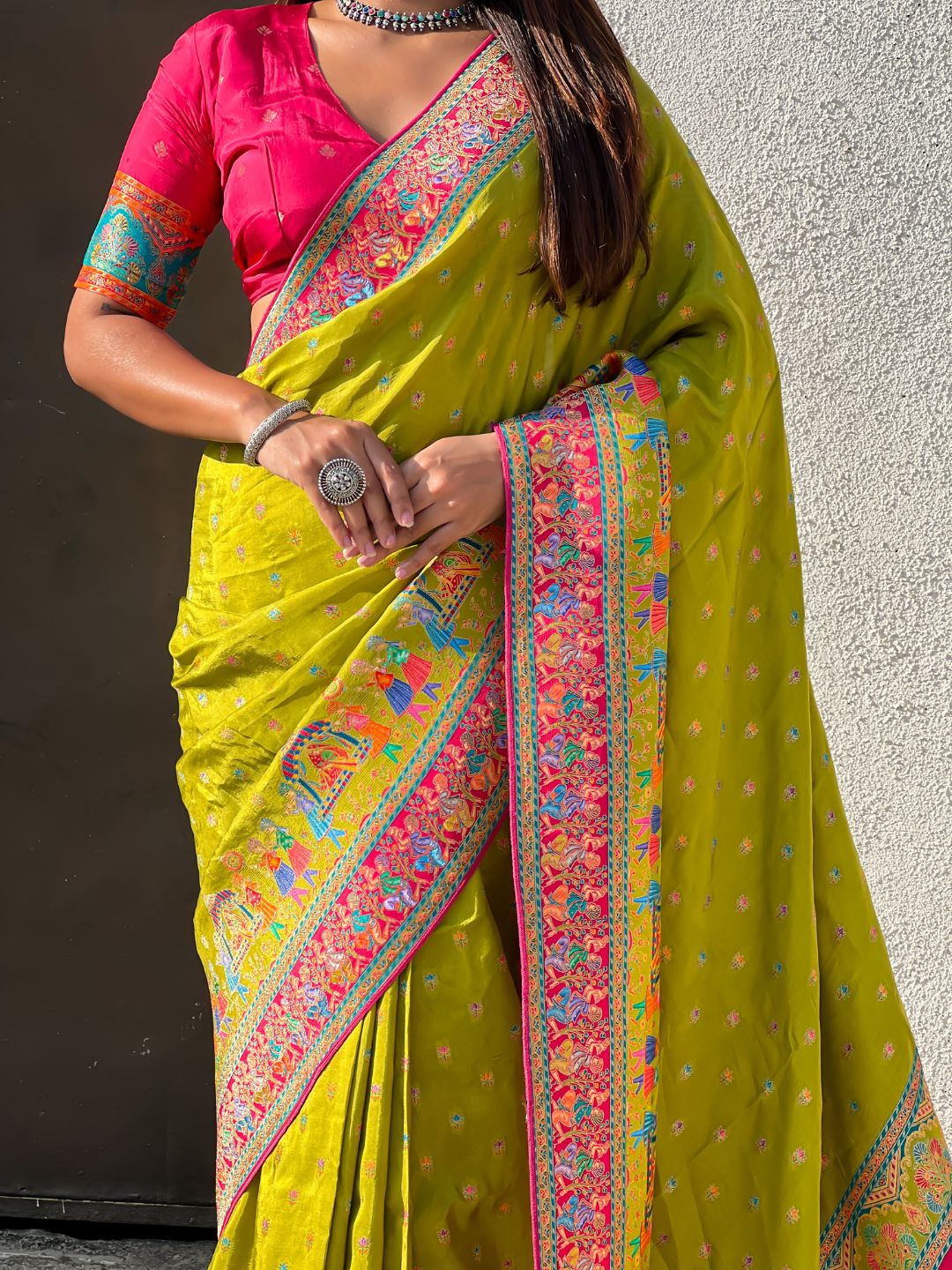 Mehendi Pure Viscose Silk Meenakari Zari Motif Saree with Folk Art Pallu and Brocade Blouse
