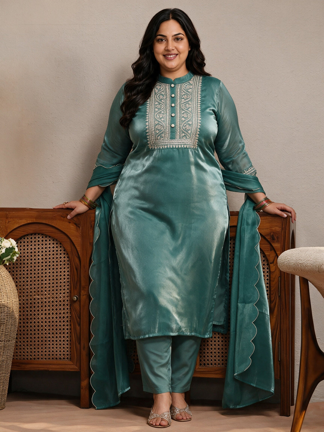 Plus Size Blue Yoke Design Tissue Straight Suit Set