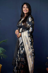 Adorning Black Kanjivaram Silk Saree With Glittering Blouse Piece
