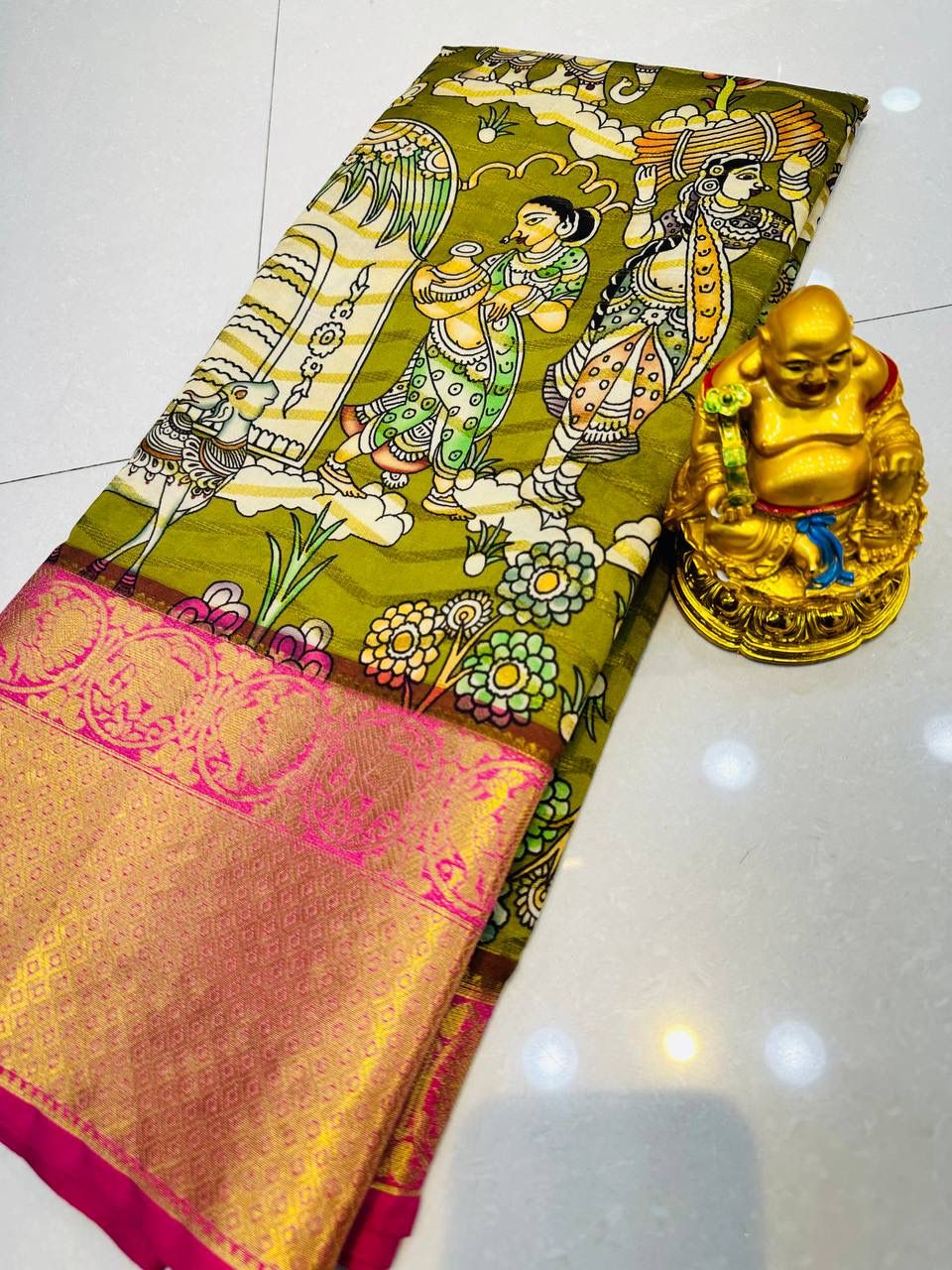 Lovely Green Soft Silk Saree With Skinny Blouse Piece