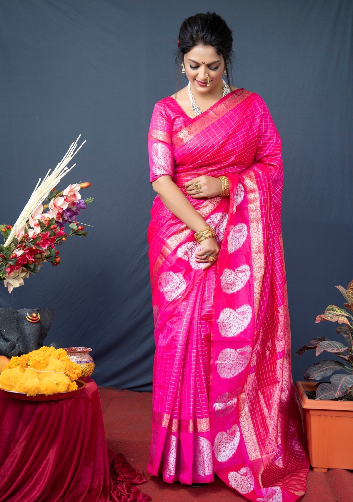 Embrocation Dark Pink Linen Silk Saree With Radiant Blouse Piece