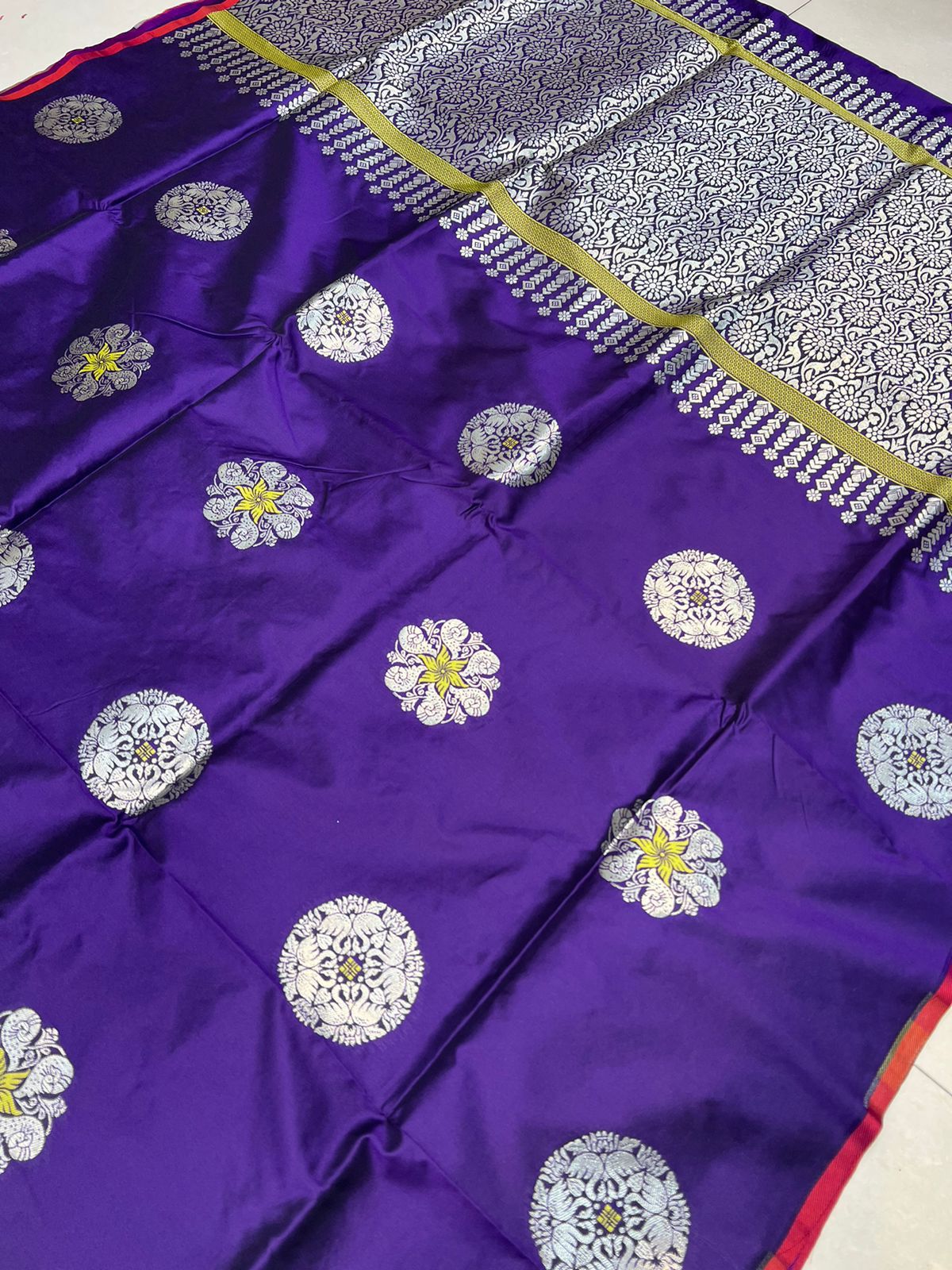 Adorable Purple Soft Silk Saree With Groovy Blouse Piece