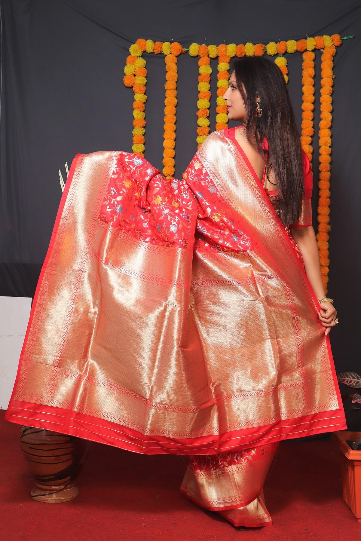 Invaluable Red Kanjivaram Silk With Engaging Blouse Piece